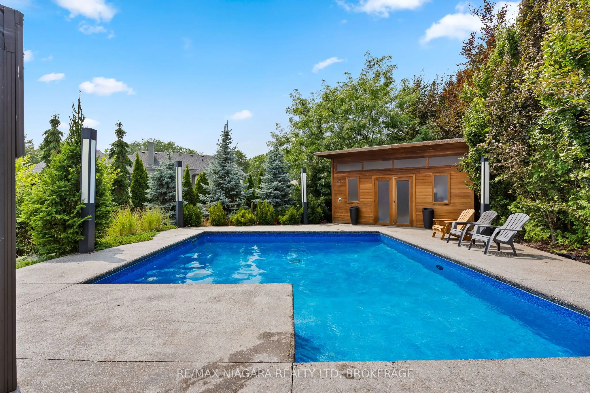2 Mallette Crescent
