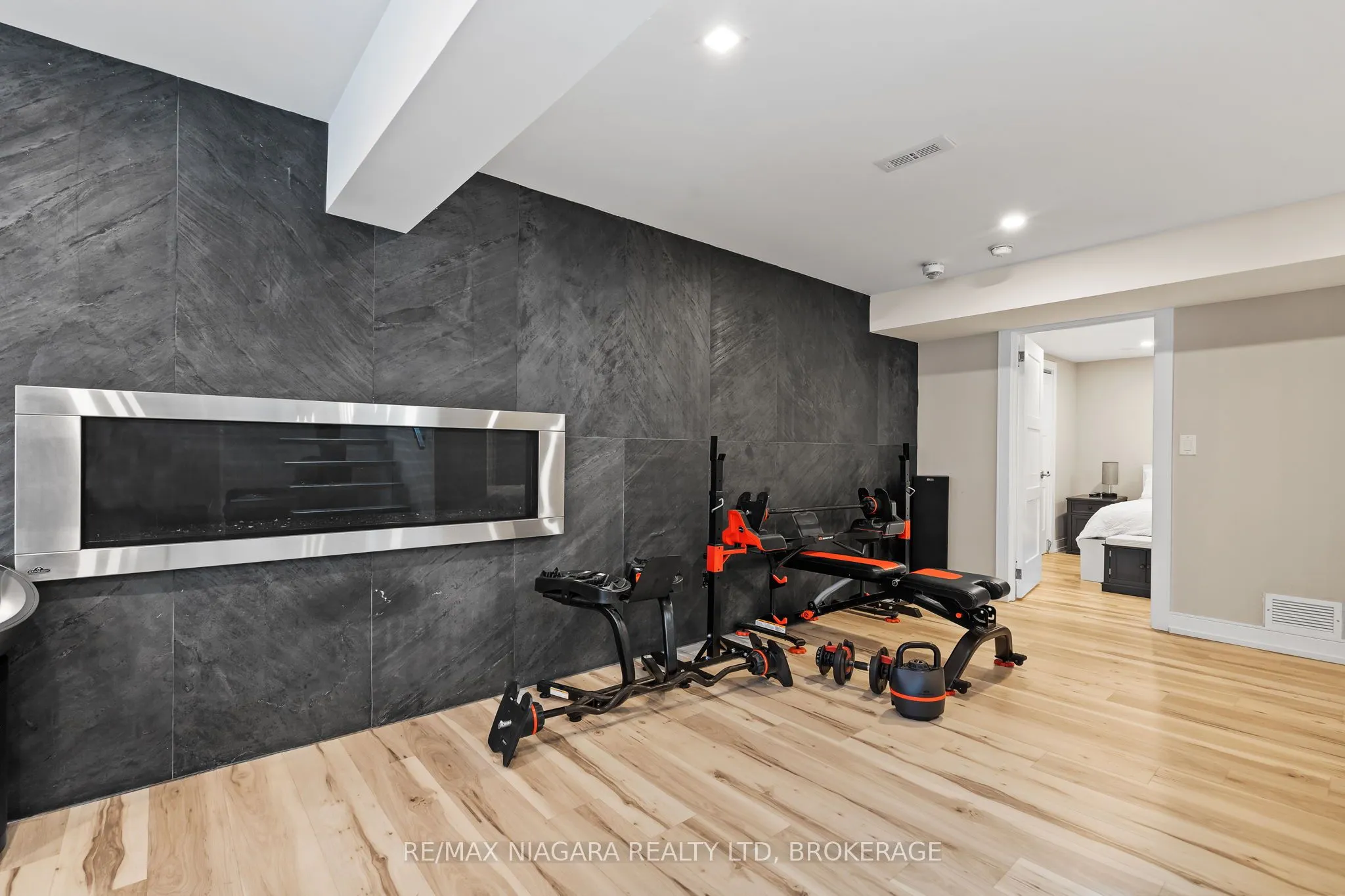 2 Mallette Crescent