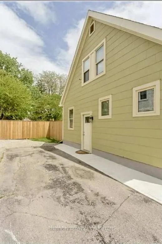 118 Brampton Road