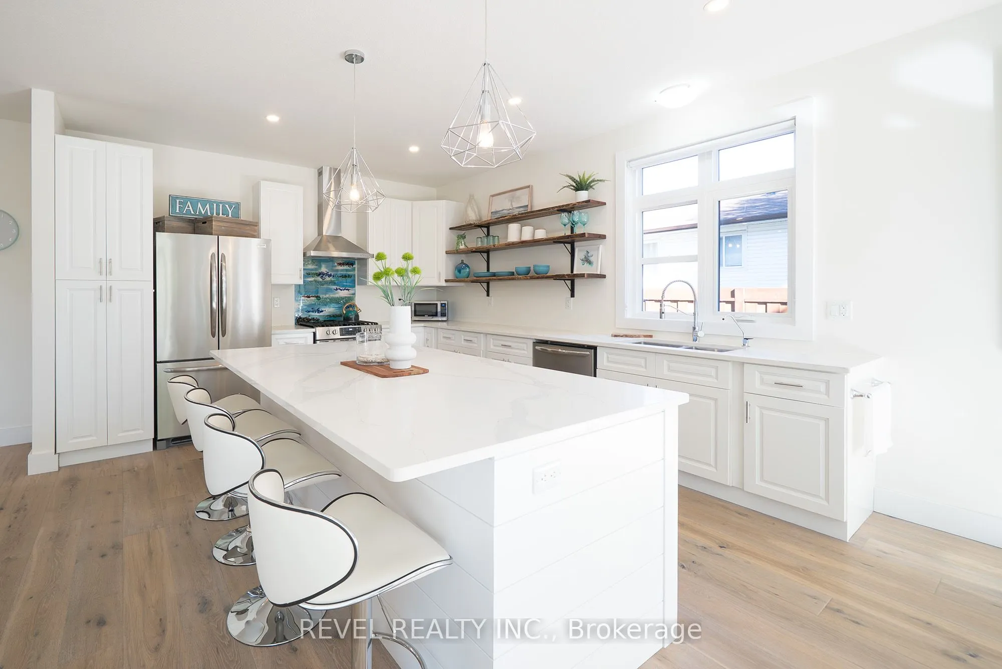 38 Lakeview Avenue