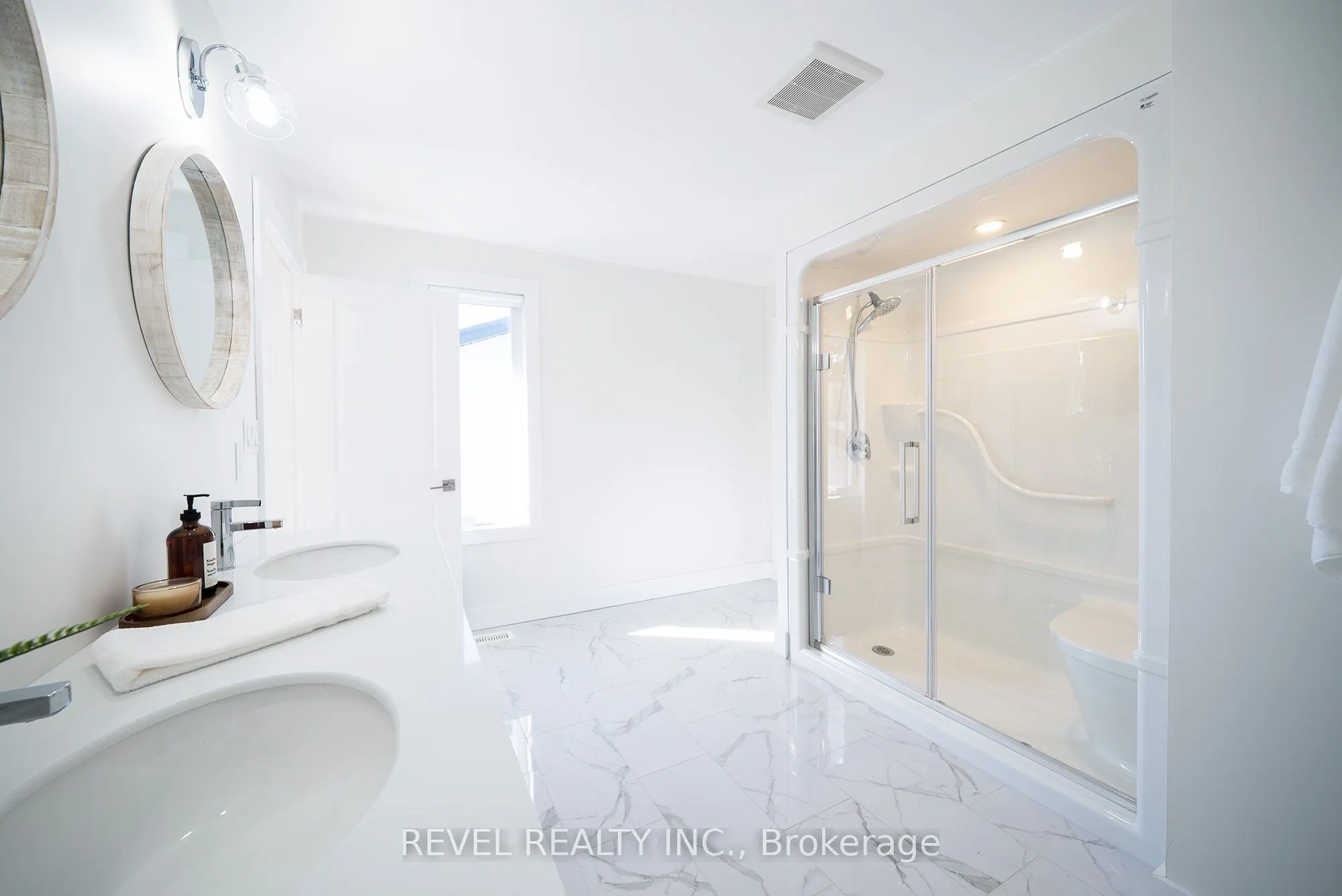 38 Lakeview Avenue