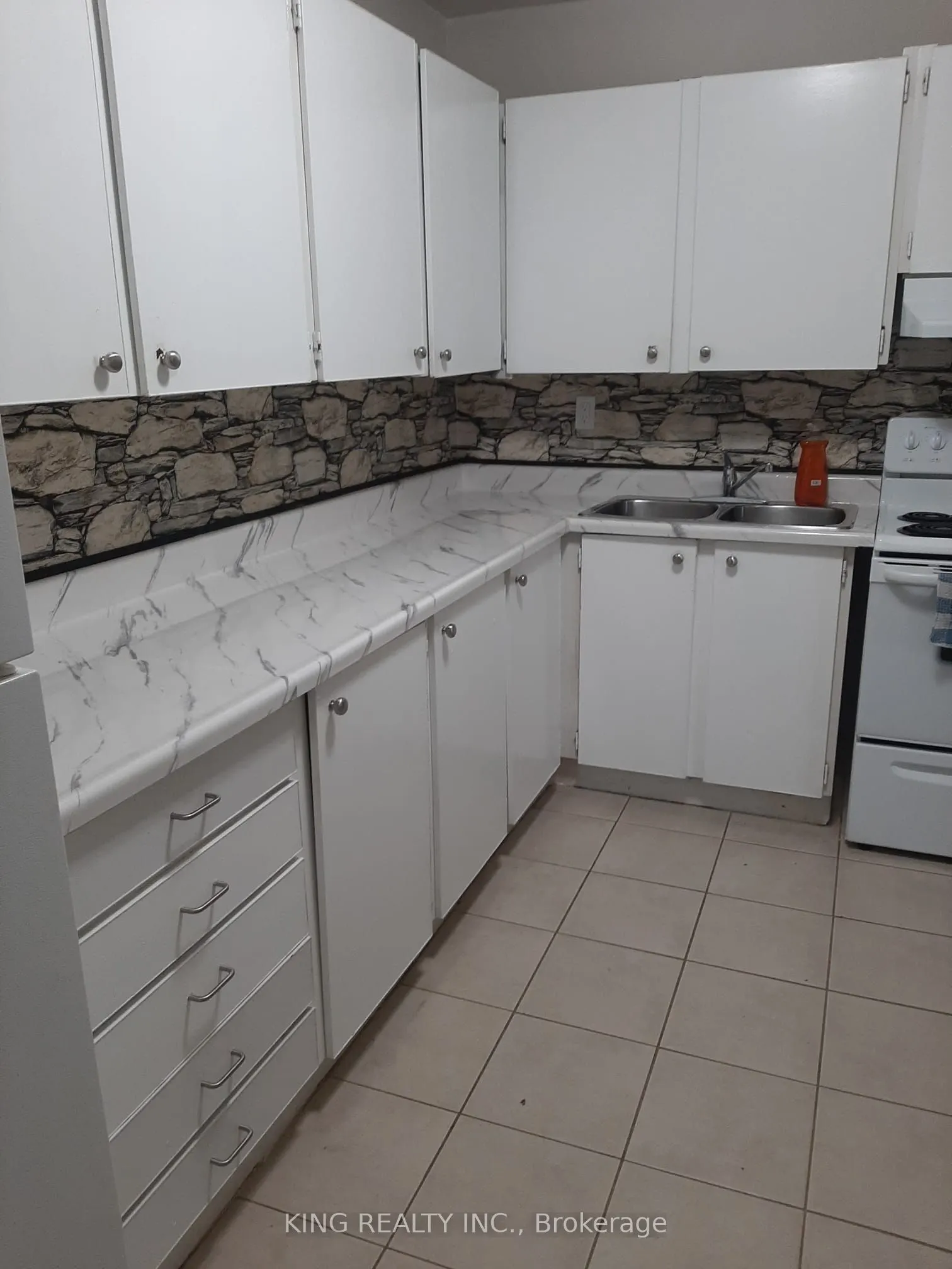 563 MORNINGTON Avenue, #302
