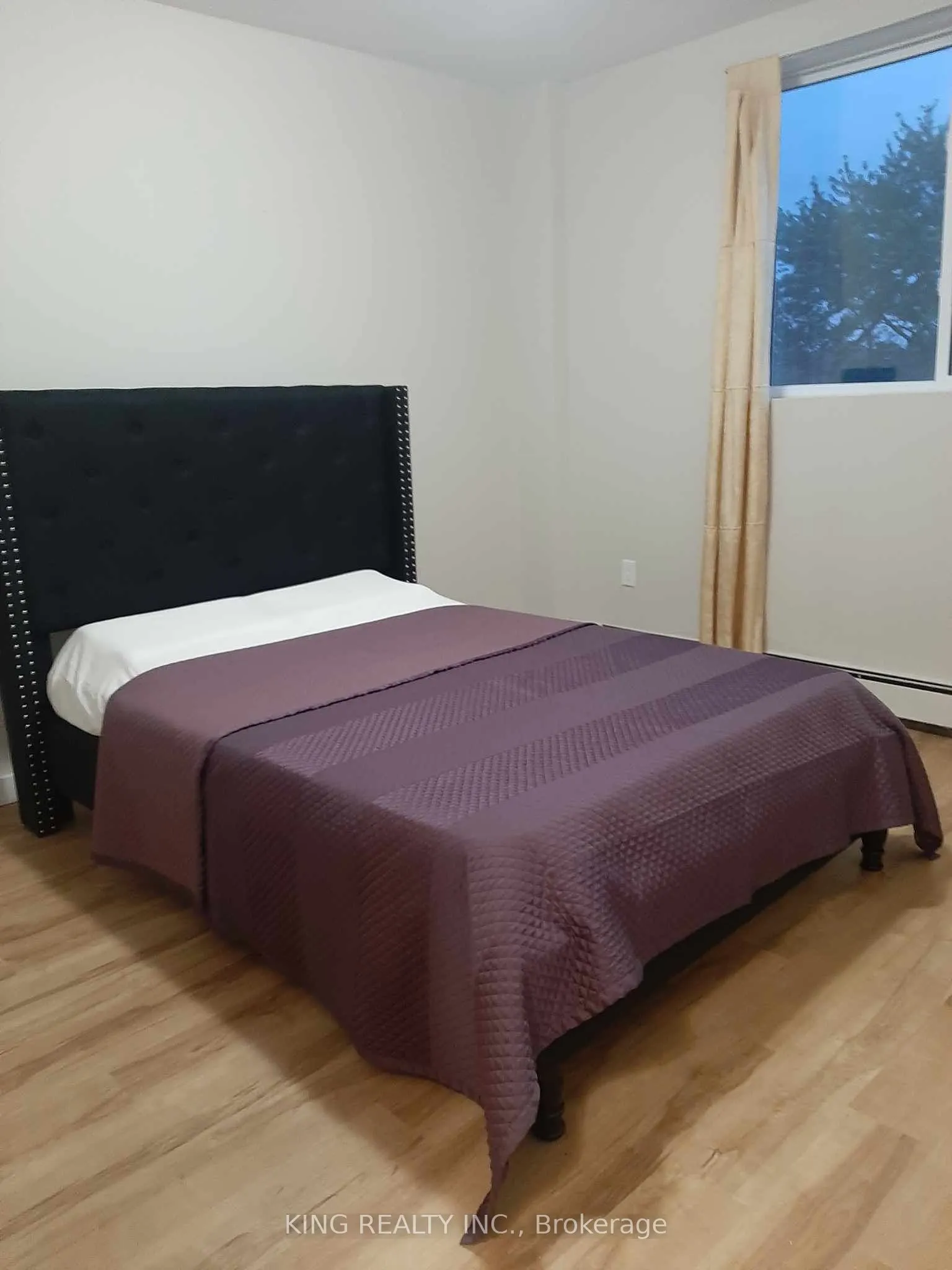 563 MORNINGTON Avenue, #302