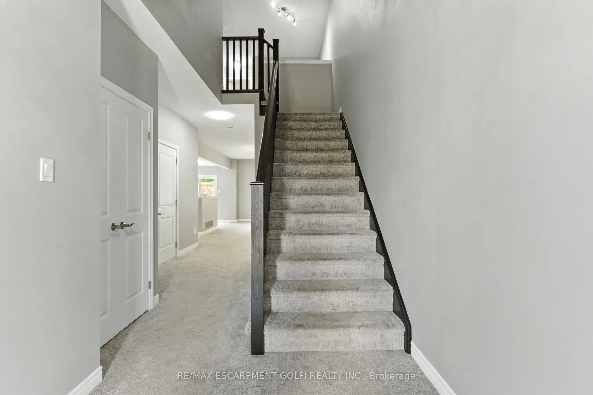 17 Dennis Drive