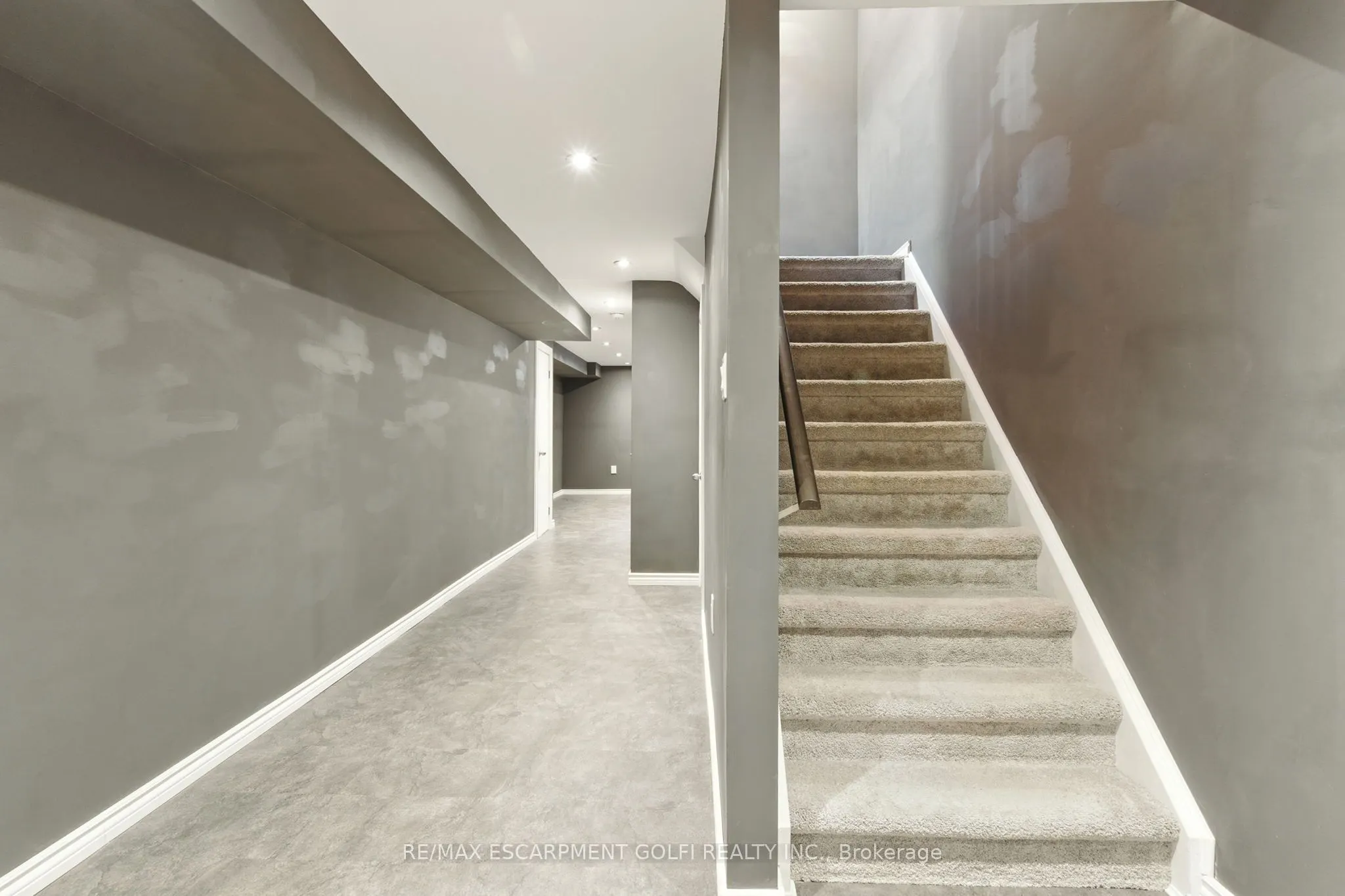 17 Dennis Drive