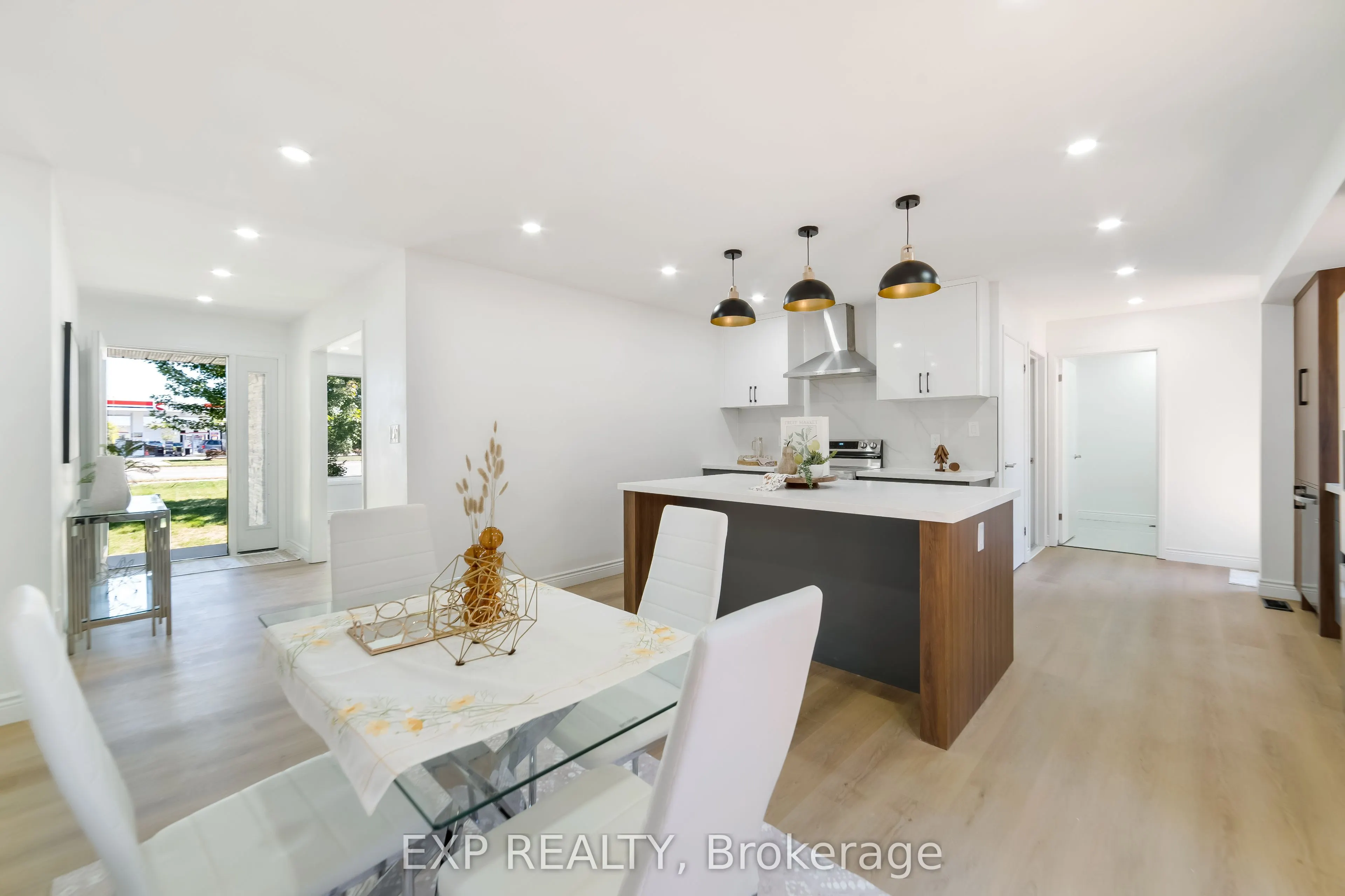 348 Caradoc Street S