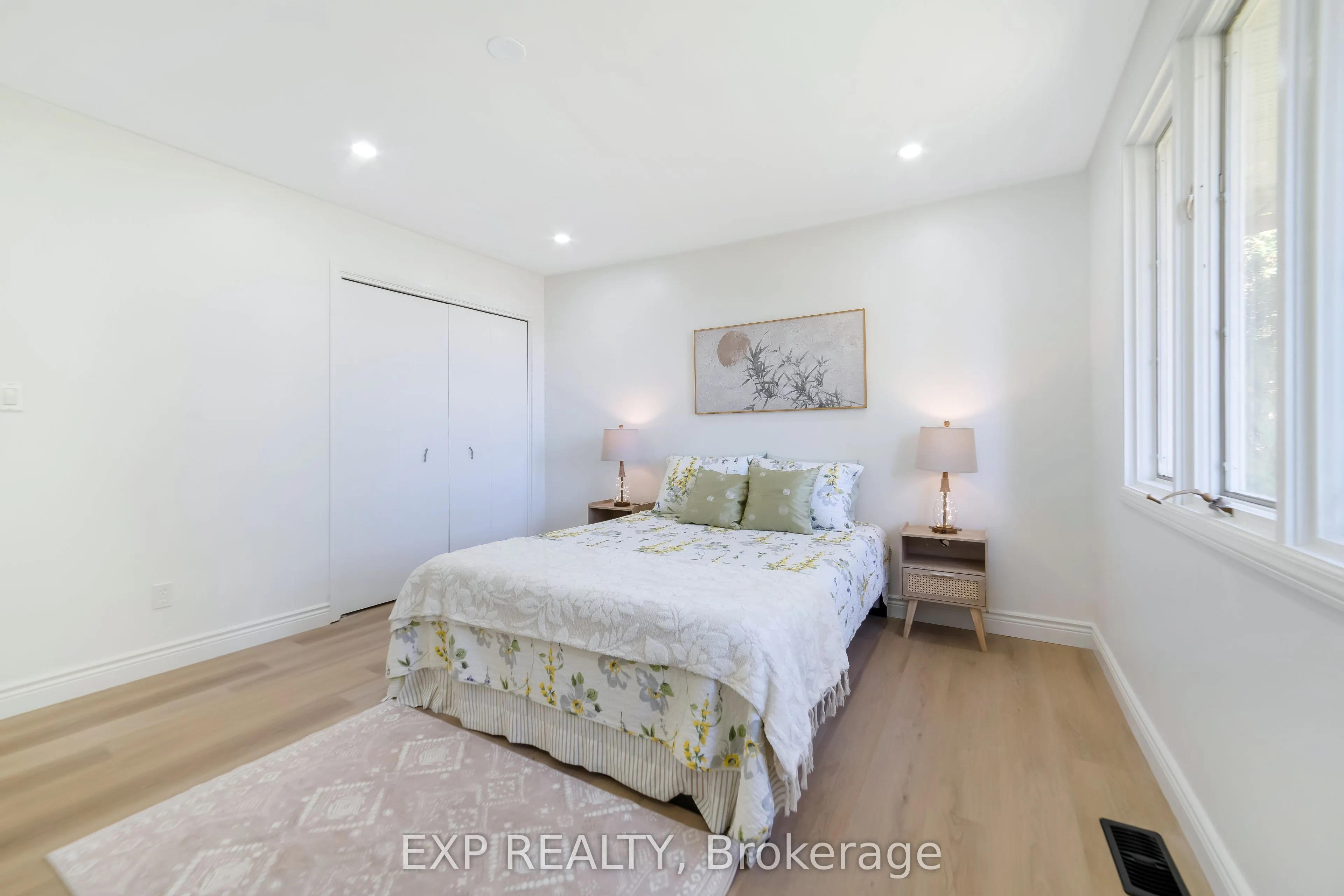 348 Caradoc Street S