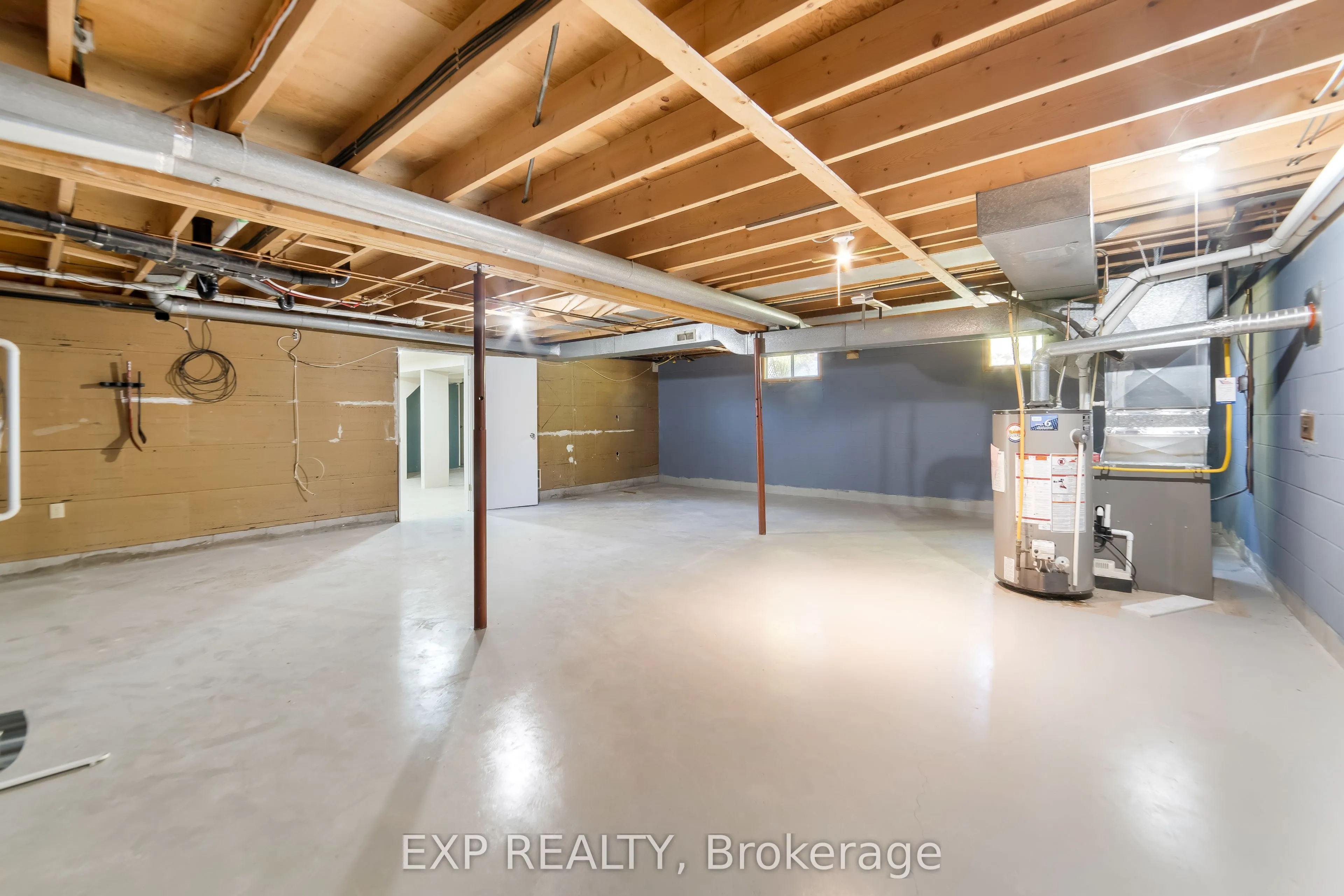 348 Caradoc Street S