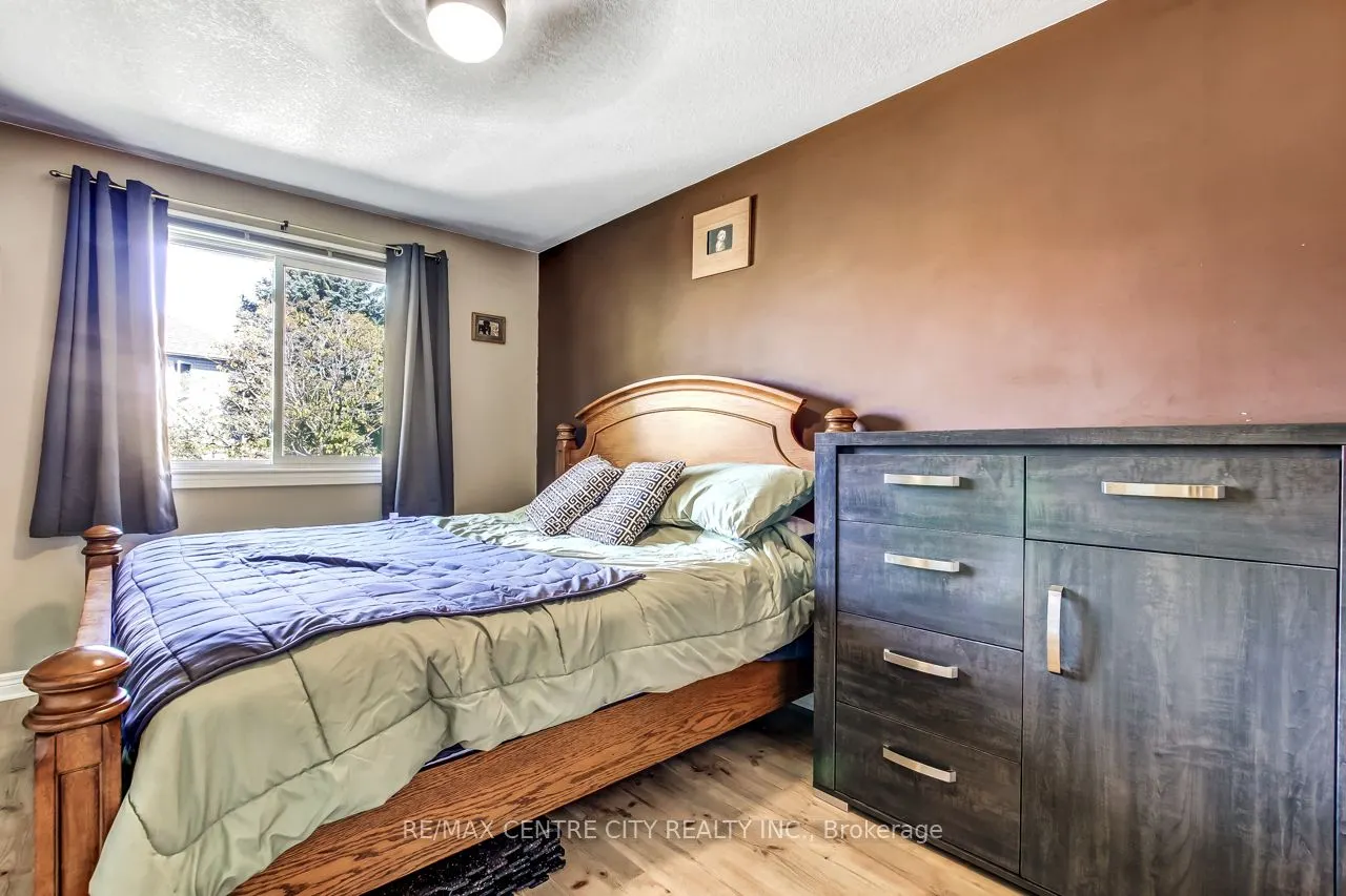 557 Wellington Street