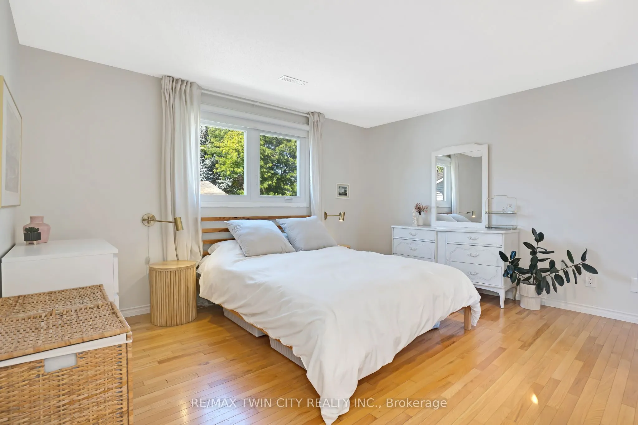 276 Camille Crescent