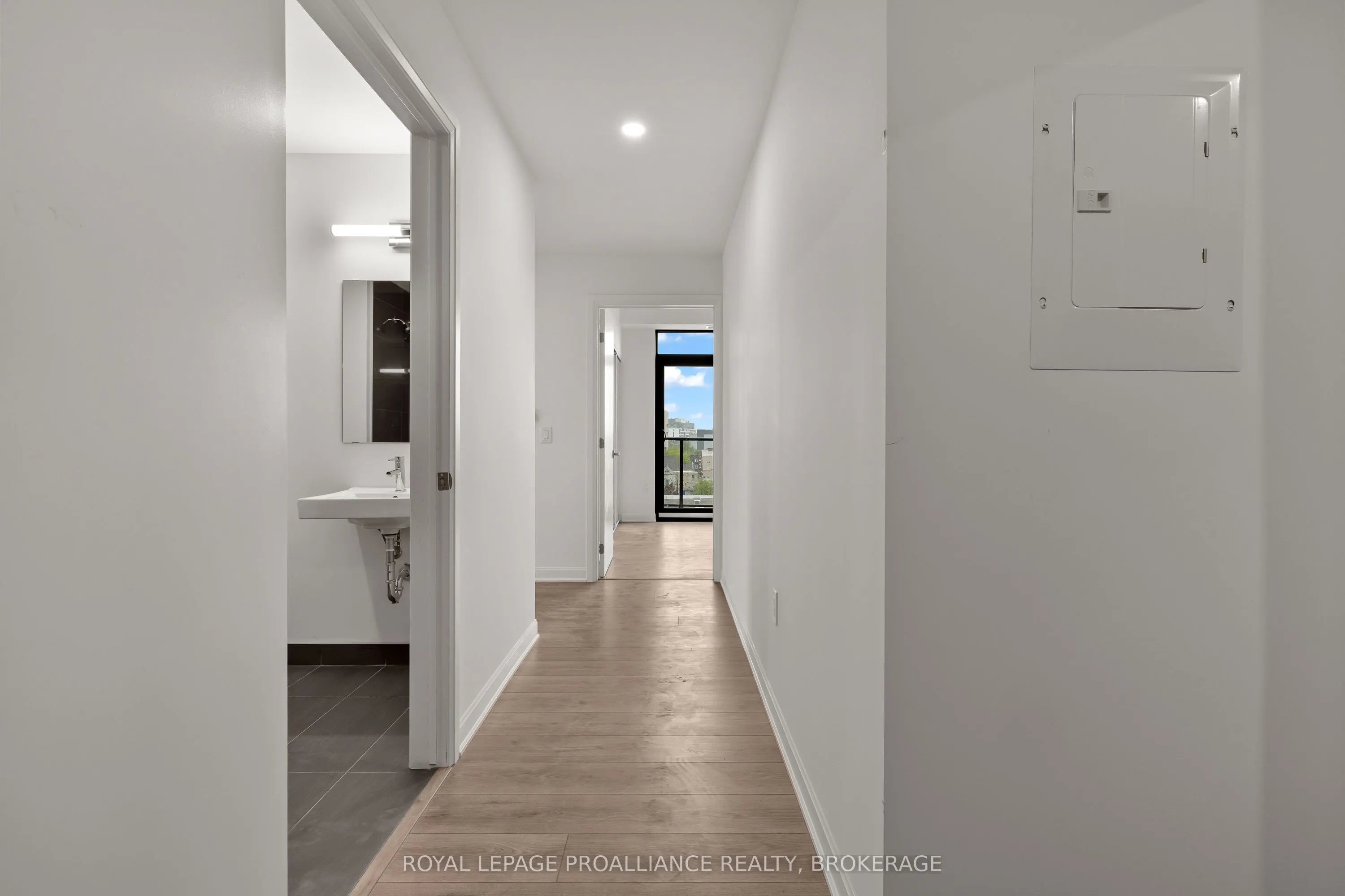 223 Princess Street, #905
