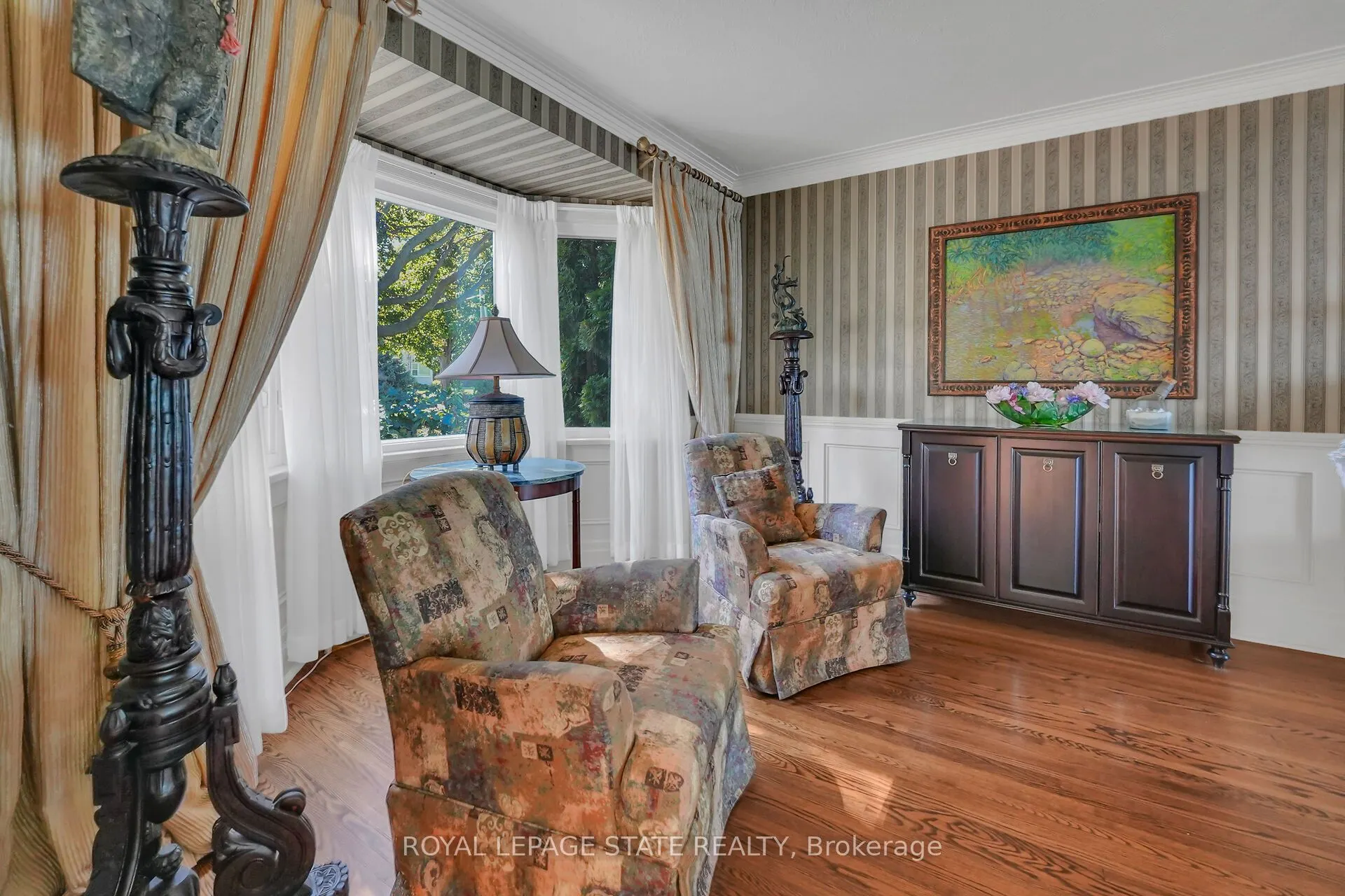 10 Tupper Boulevard