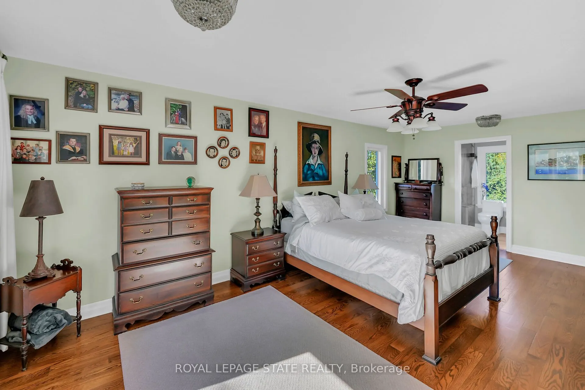 10 Tupper Boulevard