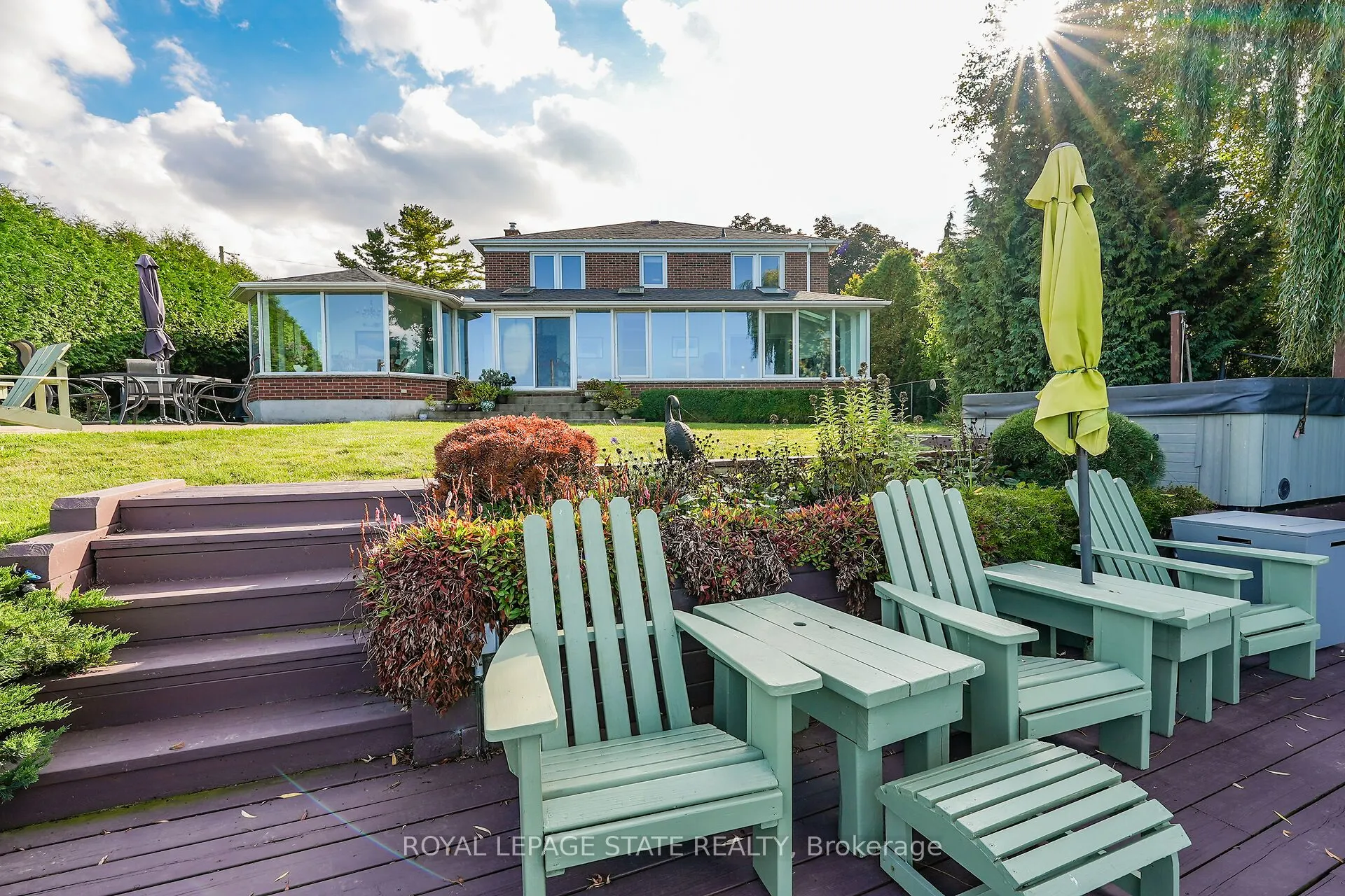 10 Tupper Boulevard