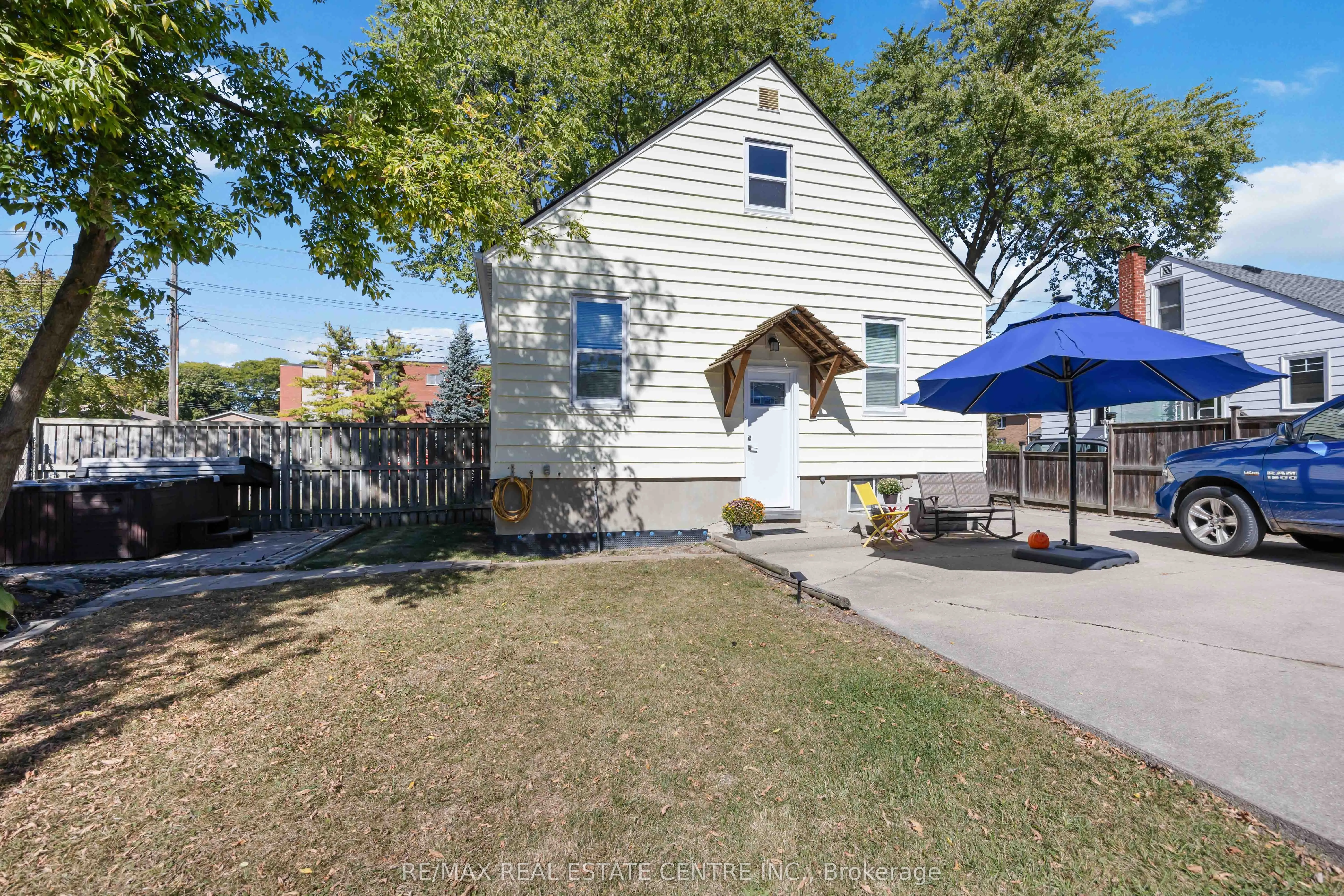 847 Wellington Street