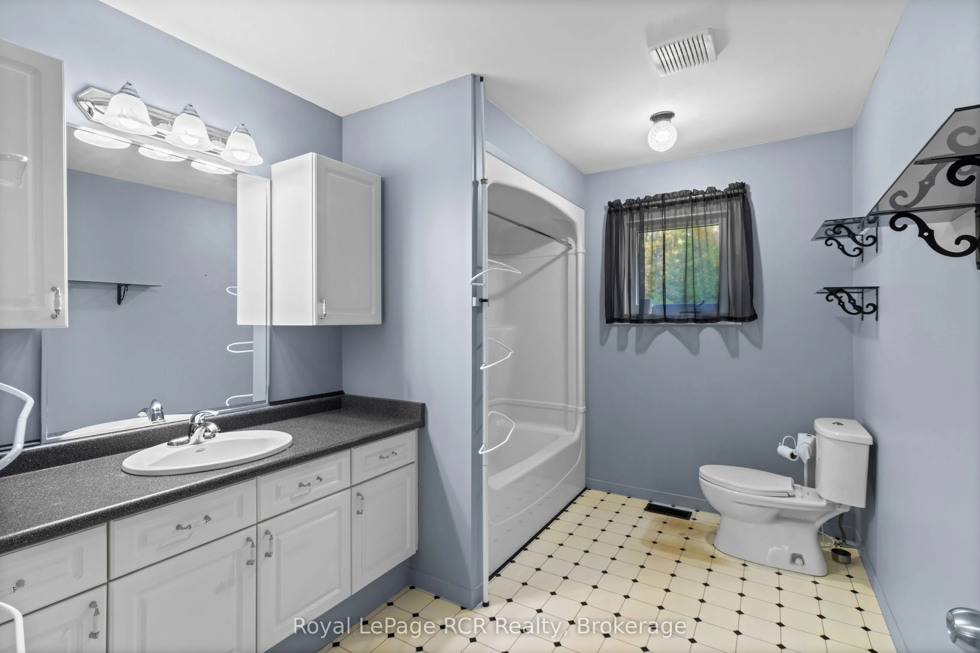 505 Pike Bay Road W