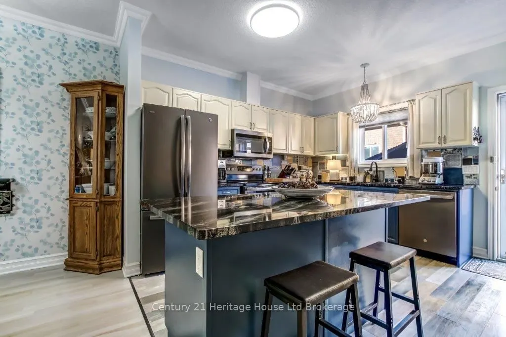 707 Southwood Way, #2