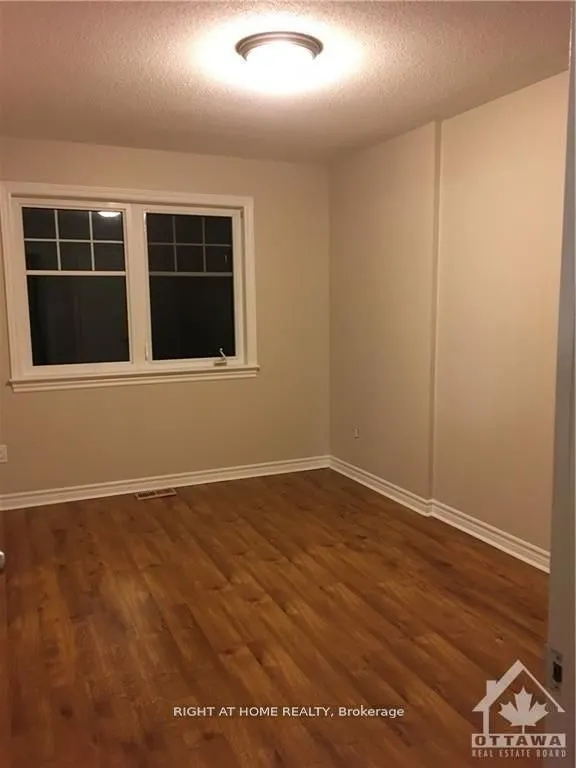 298 Mojave Crescent