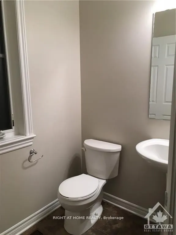 298 Mojave Crescent
