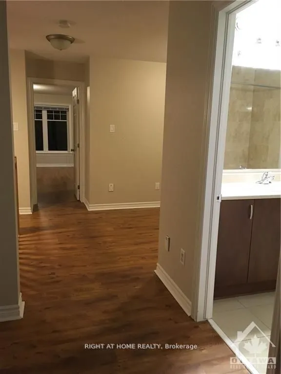 298 Mojave Crescent