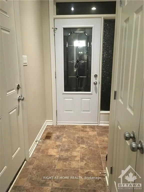 298 Mojave Crescent