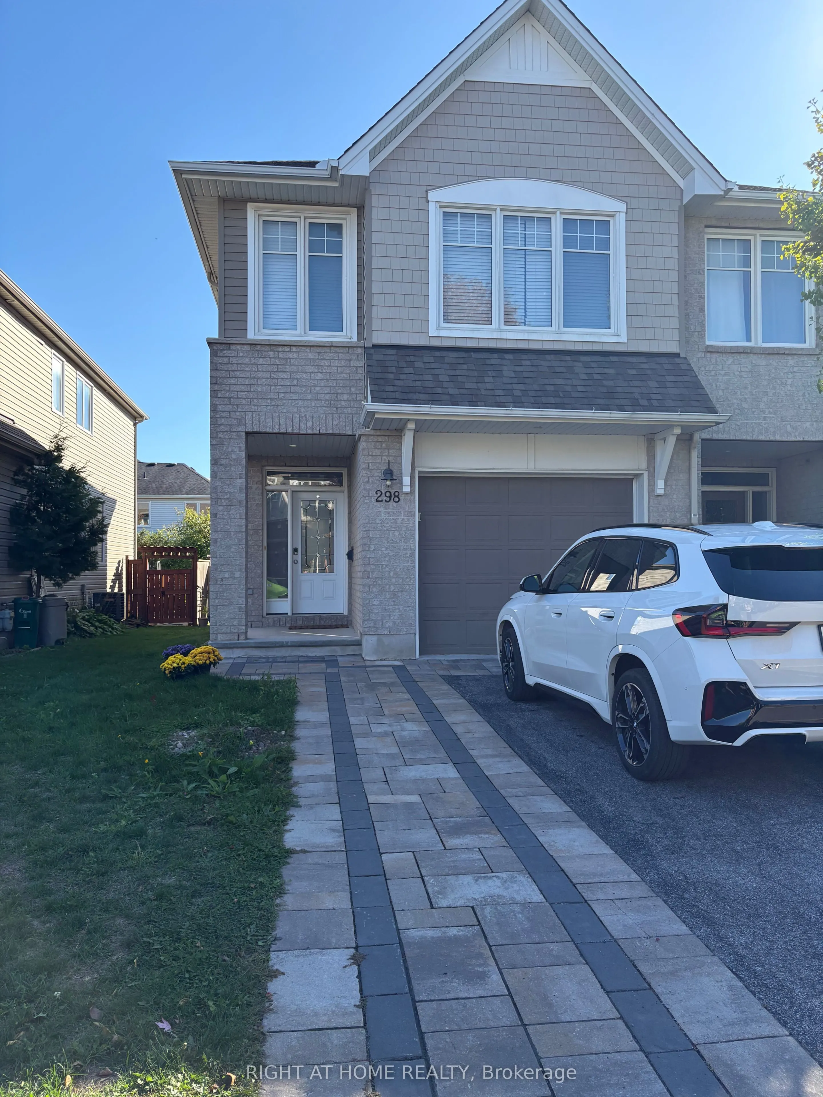 298 Mojave Crescent