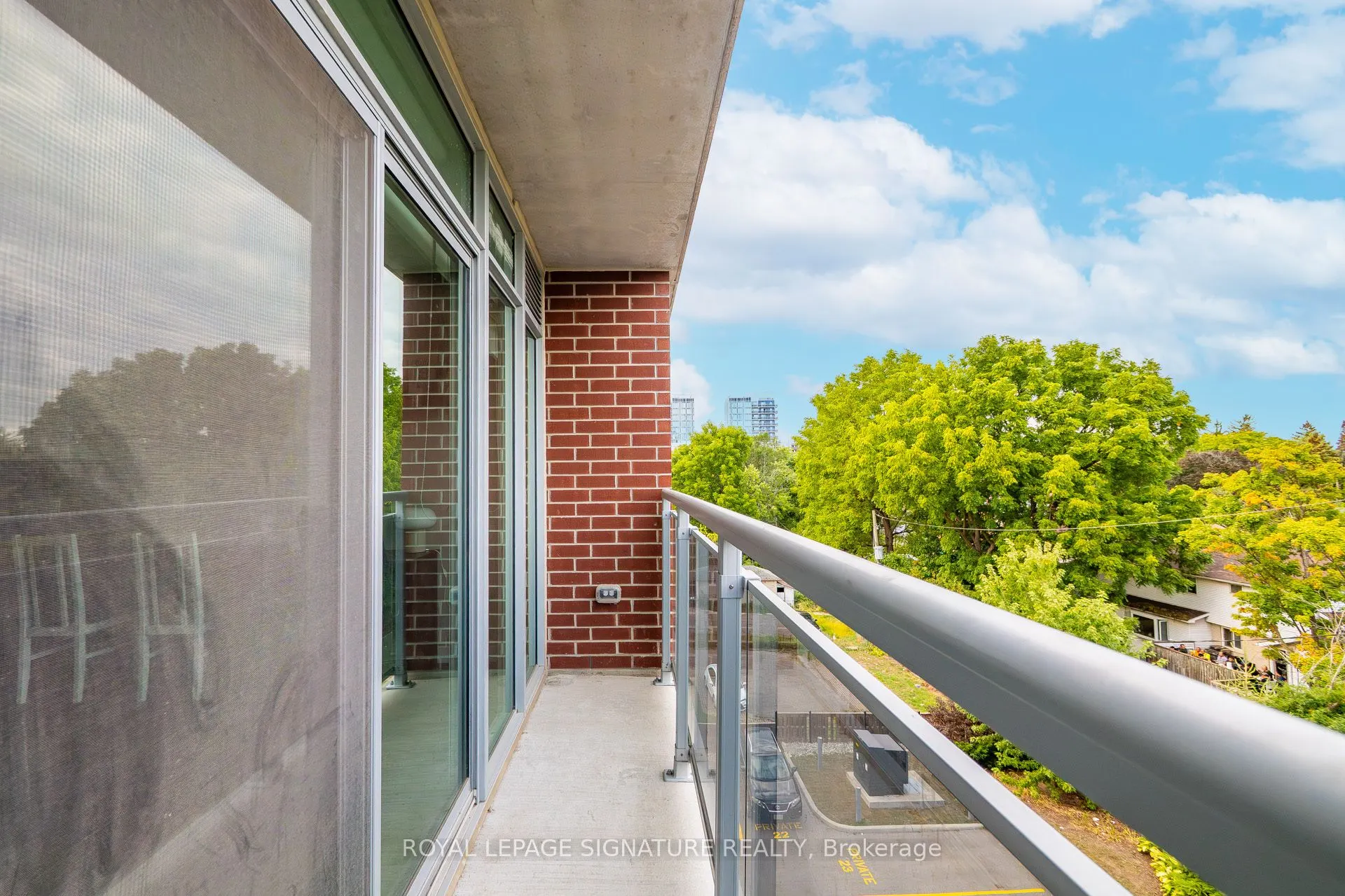 308 Lester Street, #406