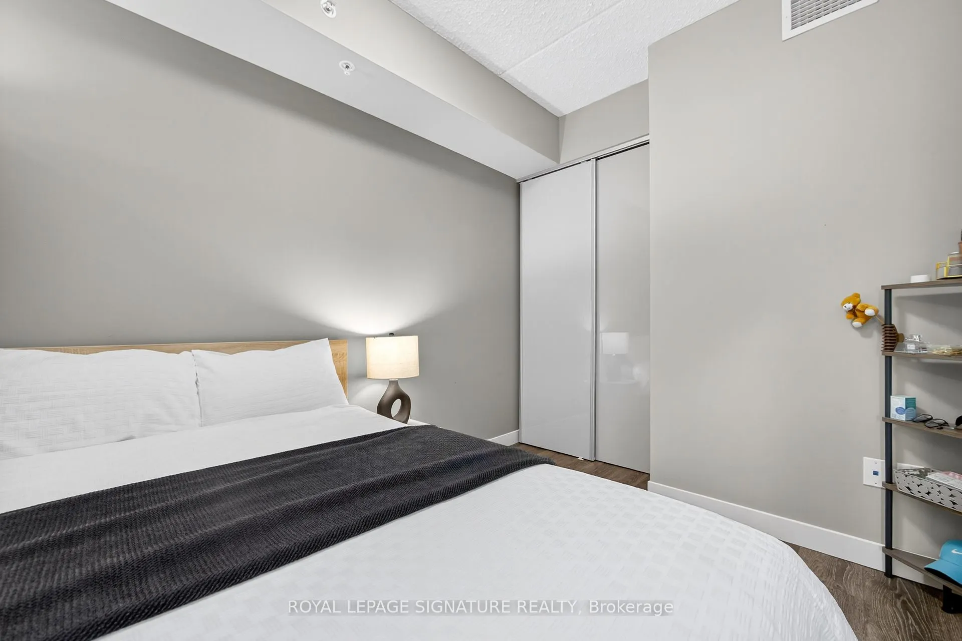 308 Lester Street, #406
