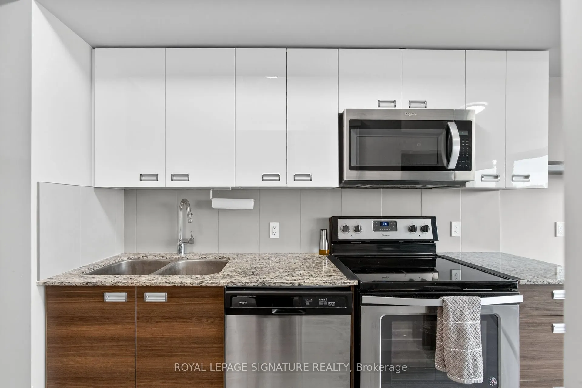 308 Lester Street, #406