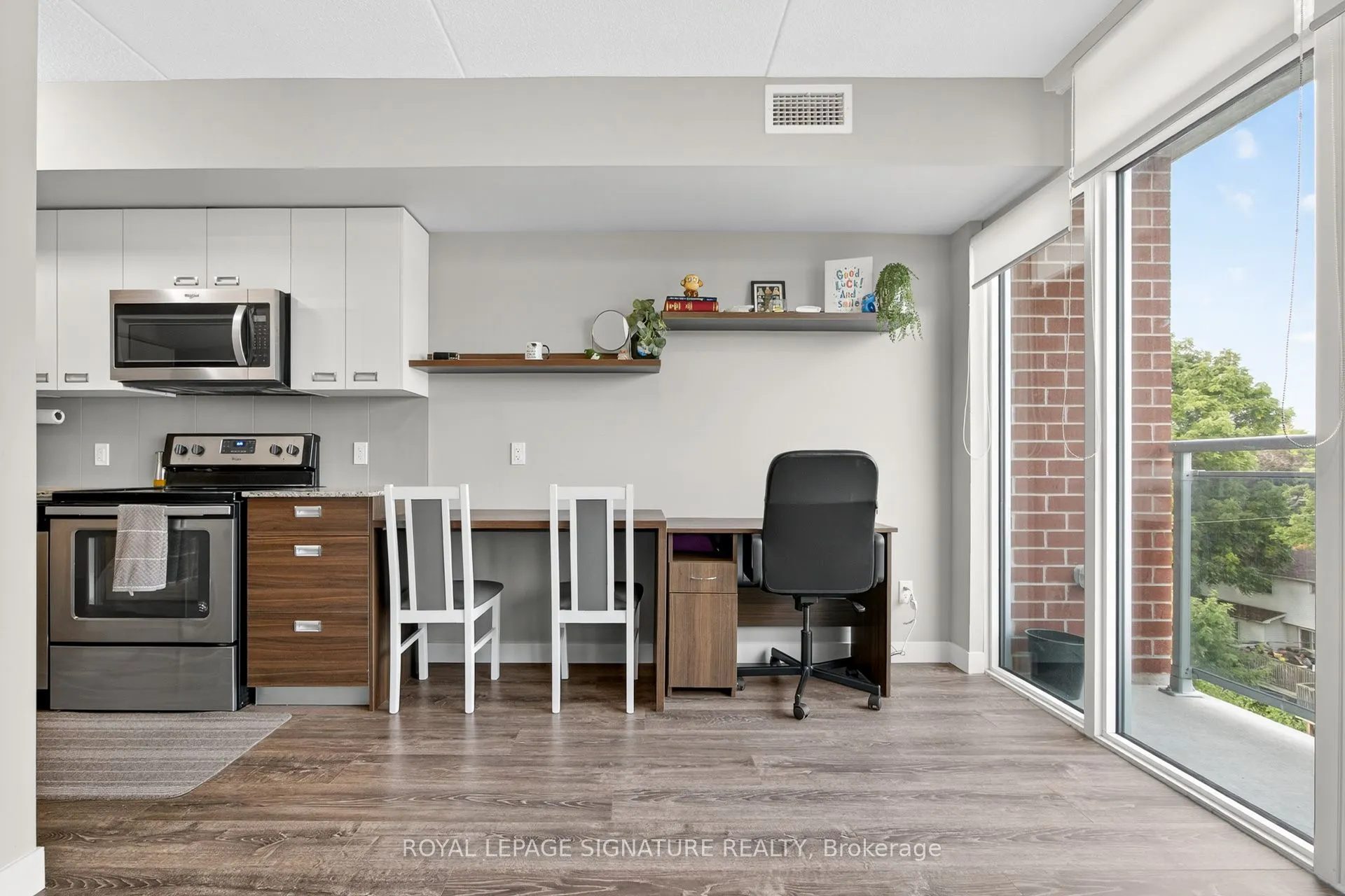 308 Lester Street, #406