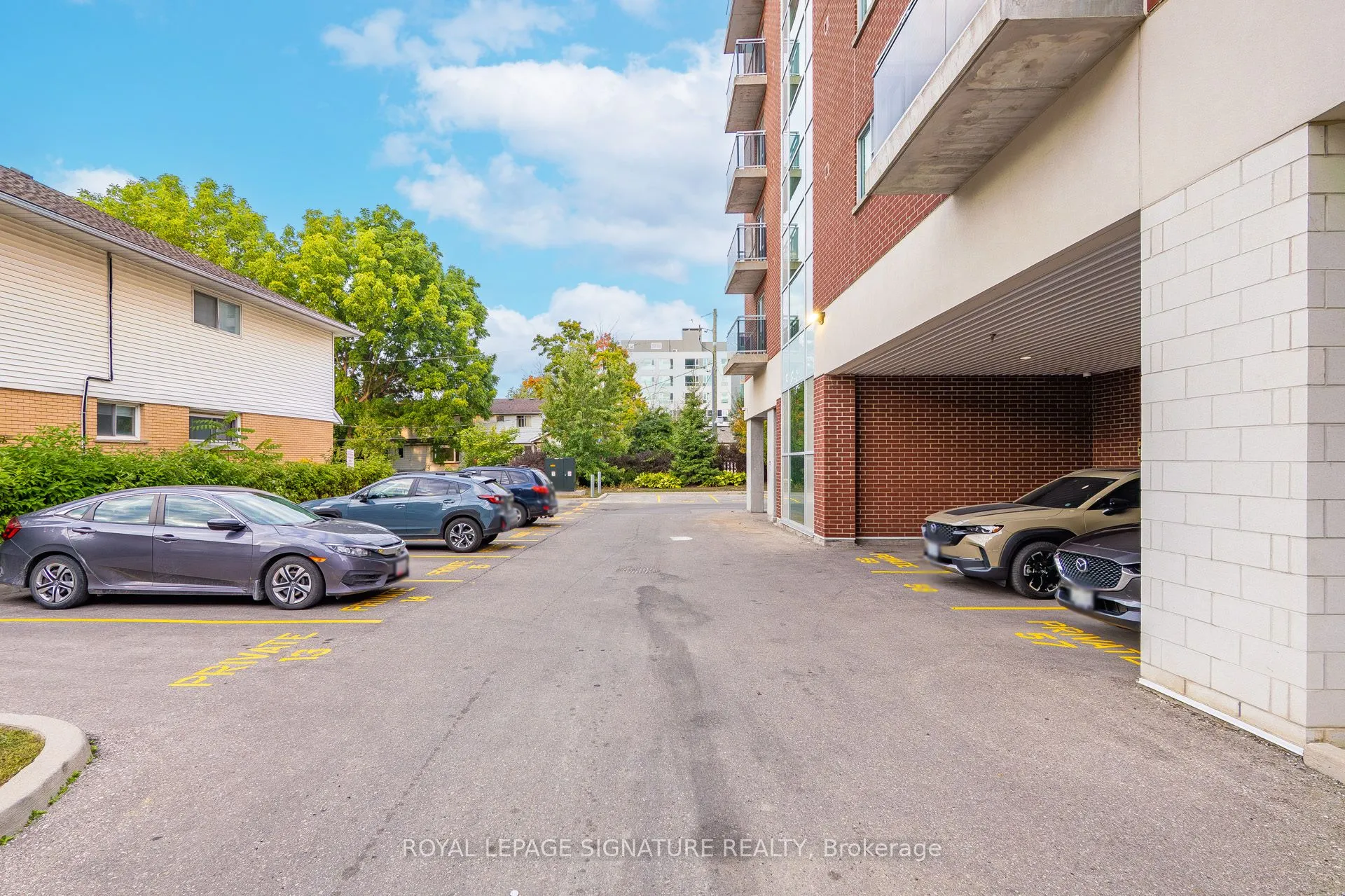 308 Lester Street, #406
