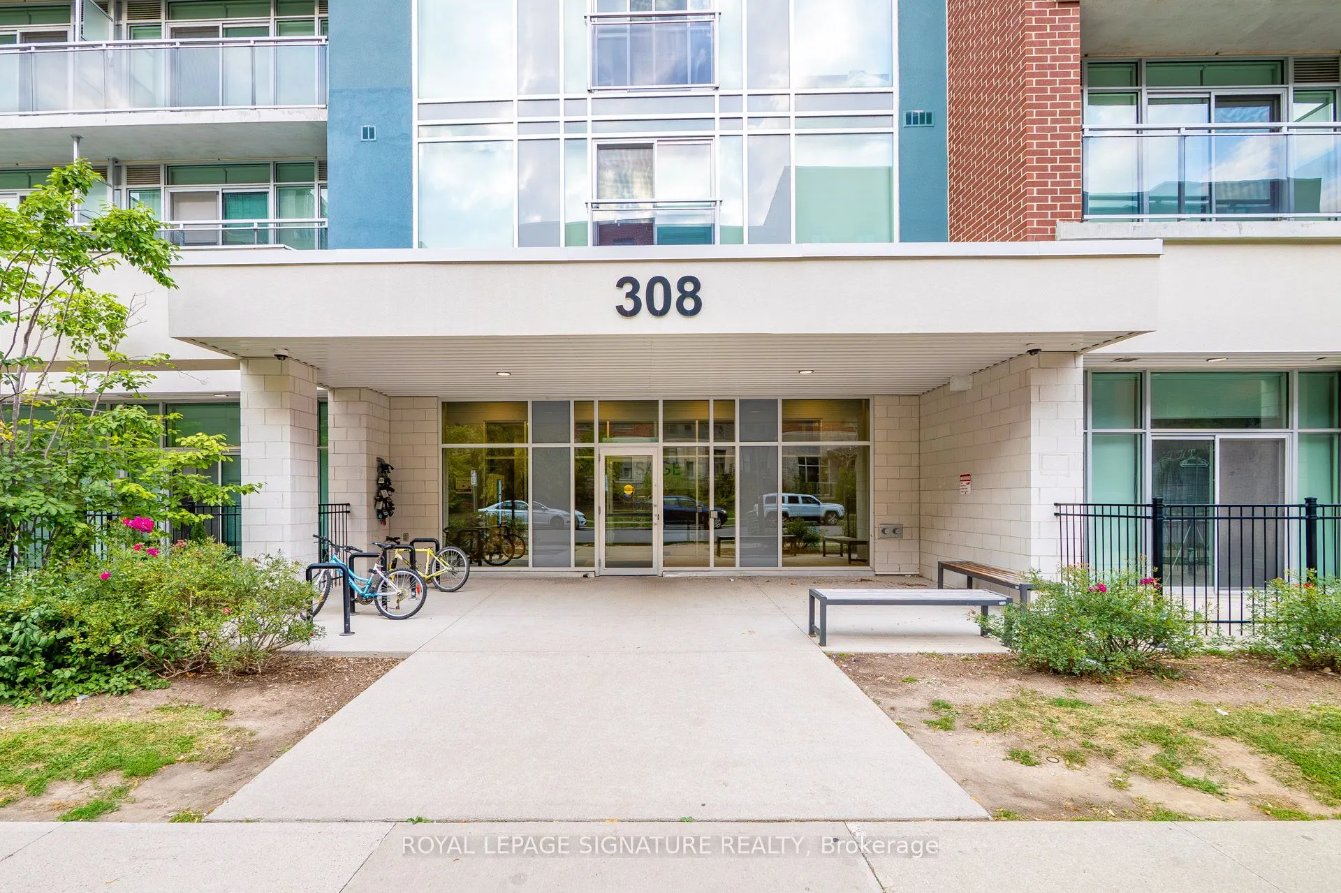 308 Lester Street, #406