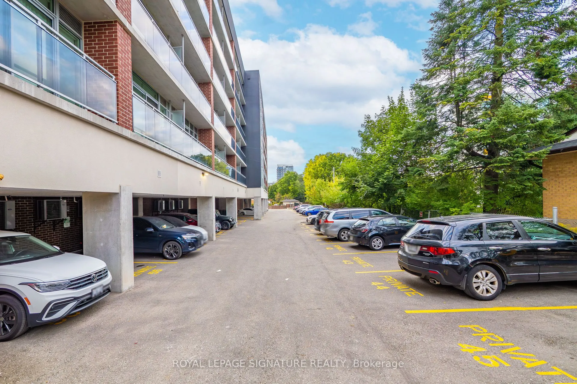 308 Lester Street, #406