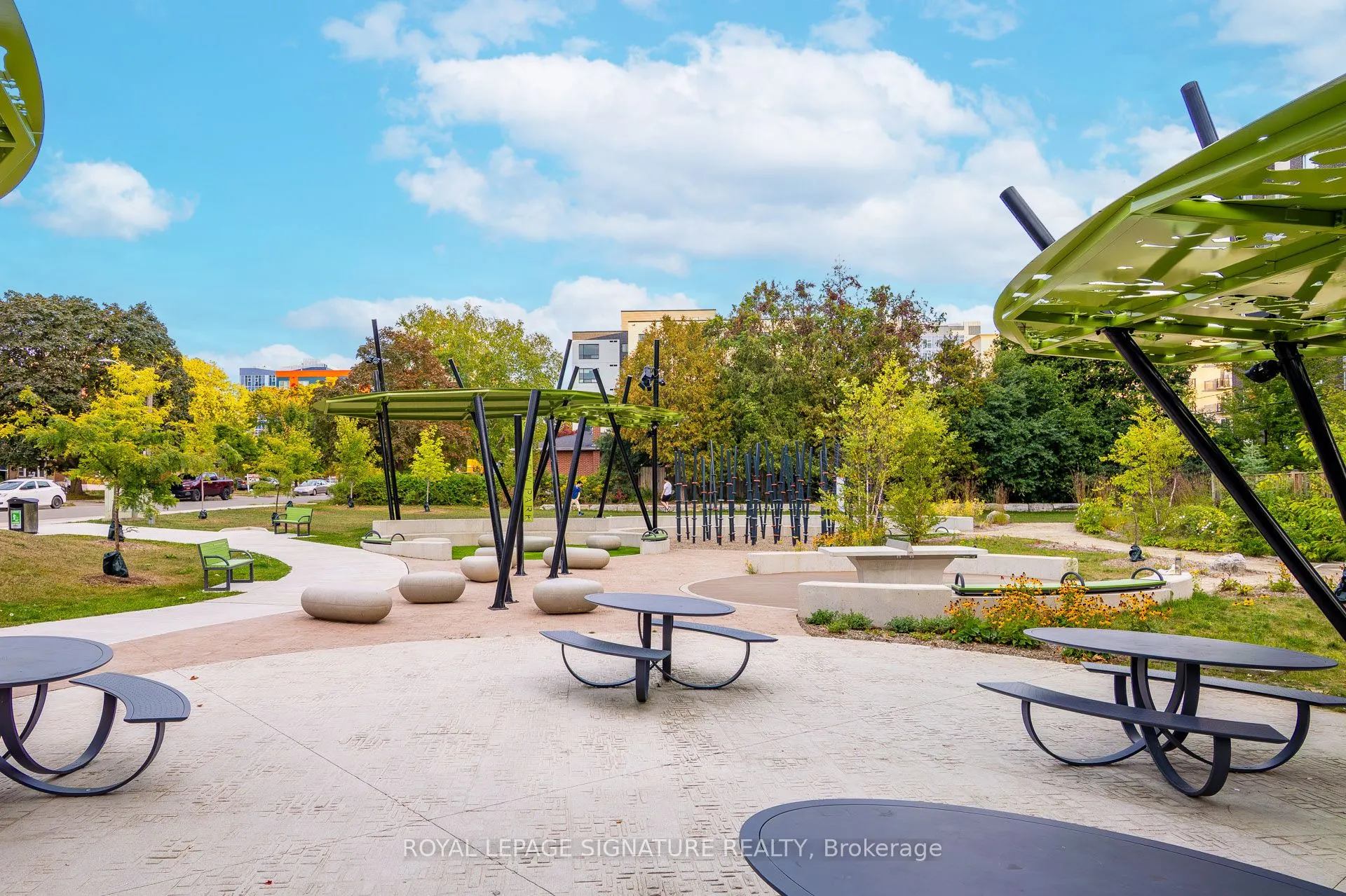 308 Lester Street, #406