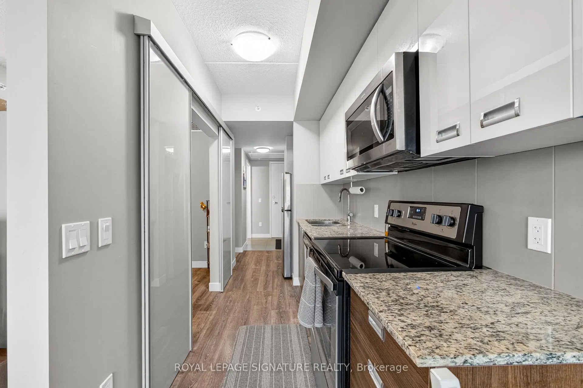 308 Lester Street, #406