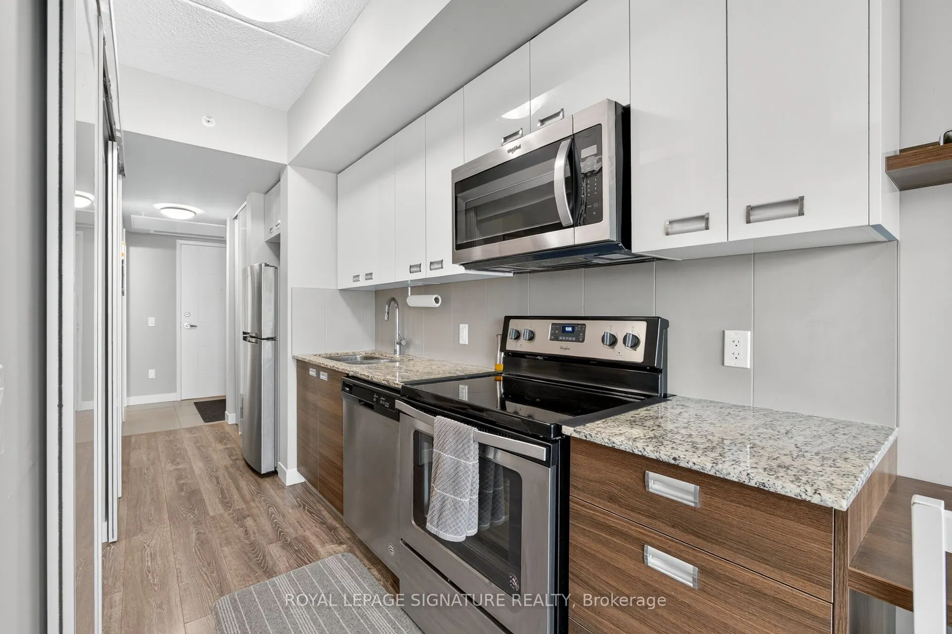 308 Lester Street, #406