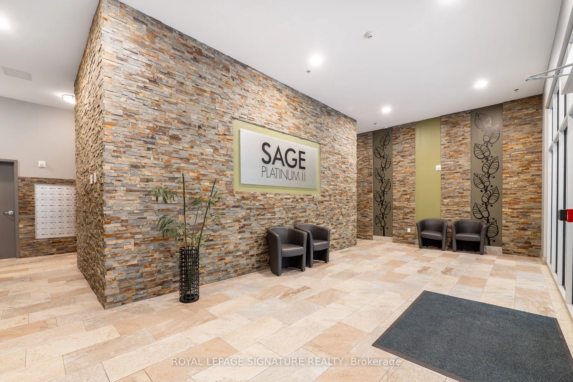 308 Lester Street, #406
