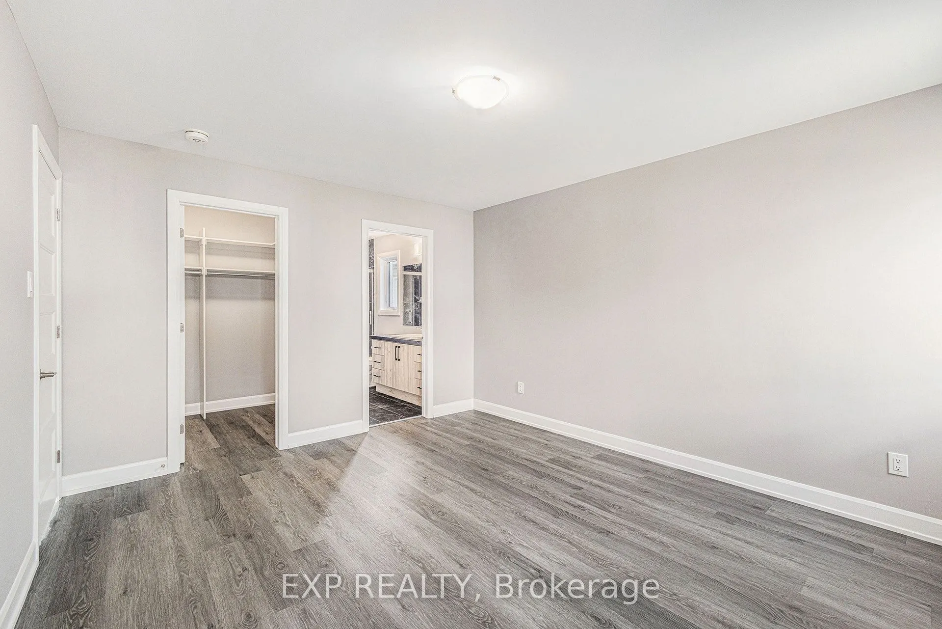 1214 MONTBLANC Crescent