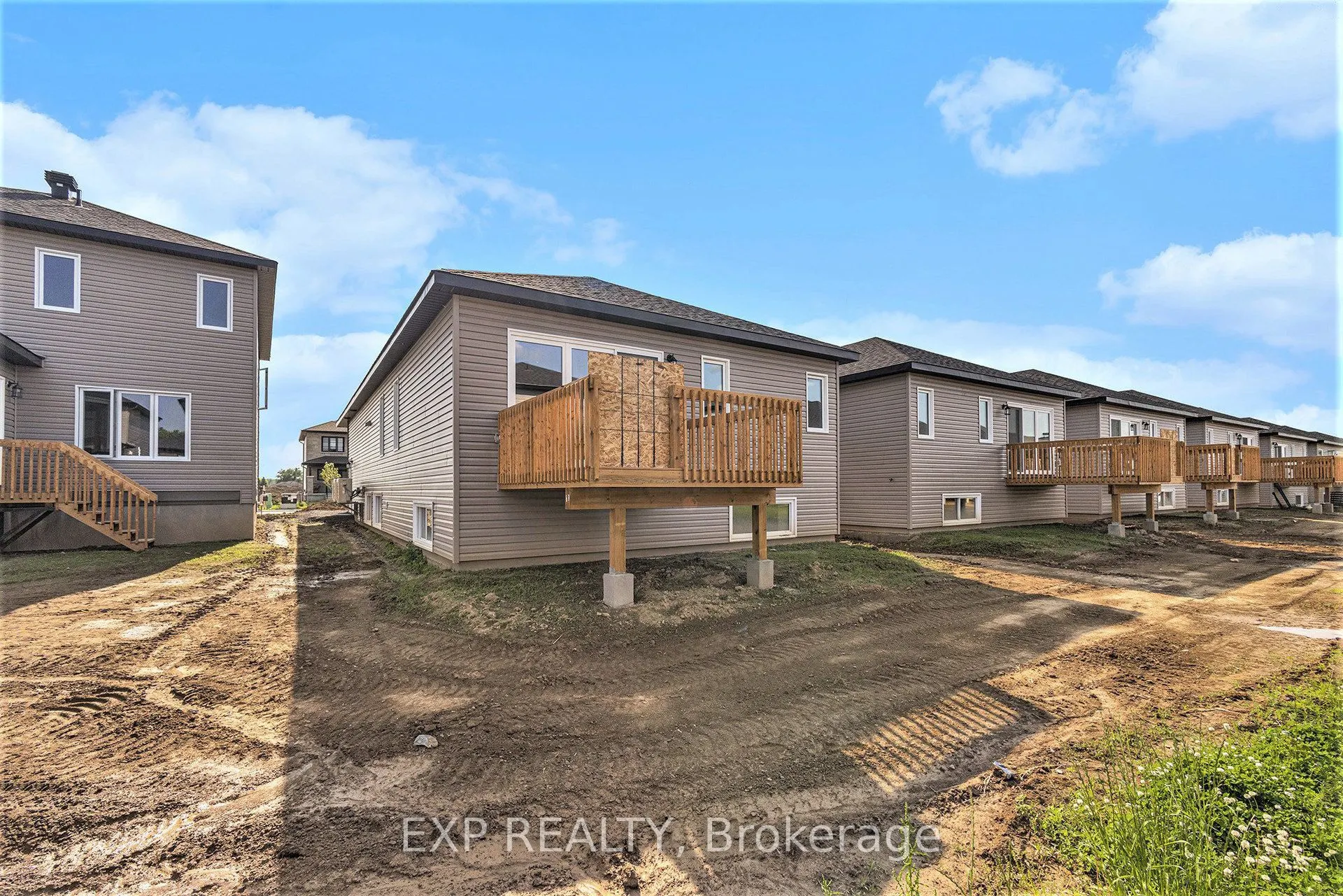 1214 MONTBLANC Crescent