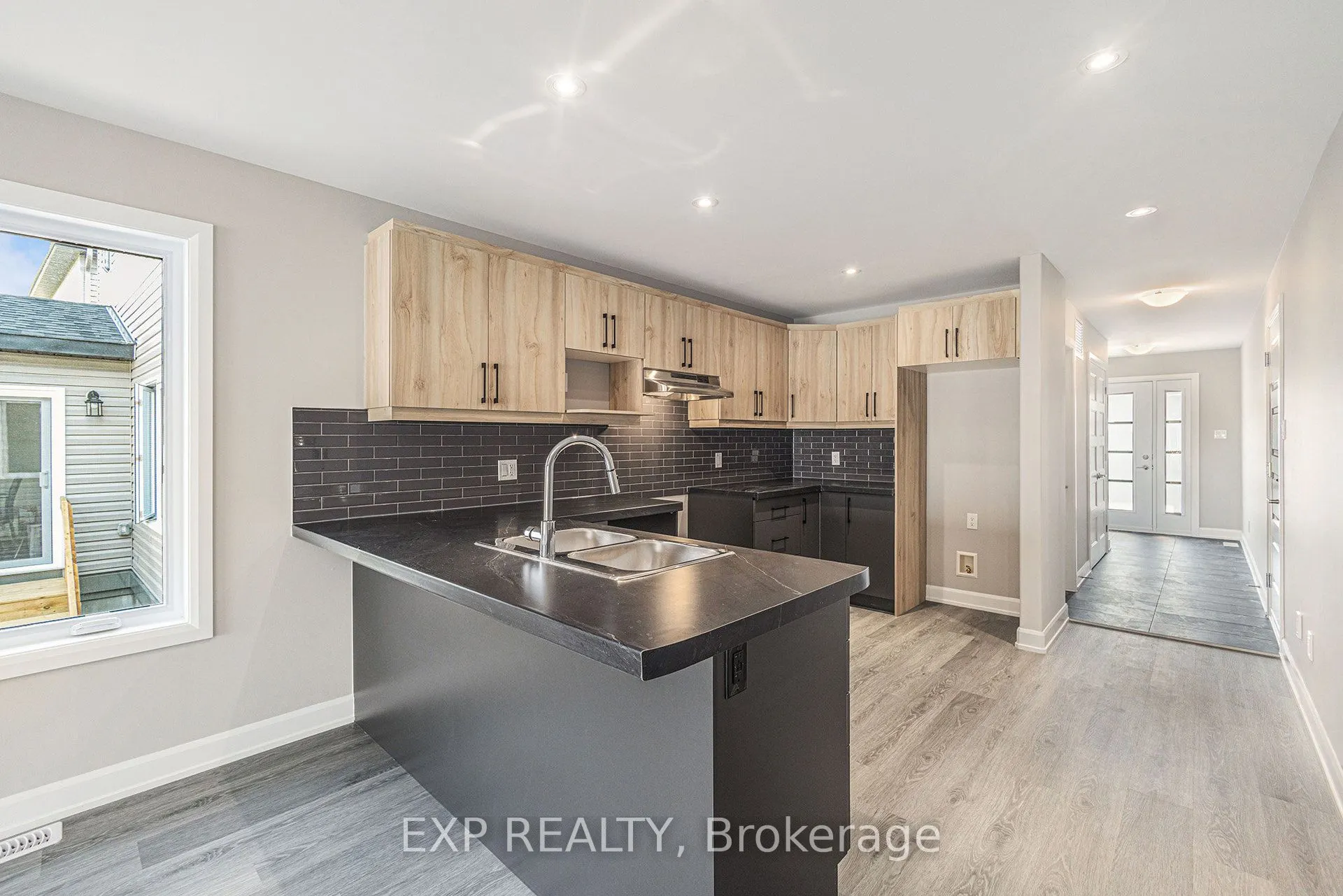 1214 MONTBLANC Crescent