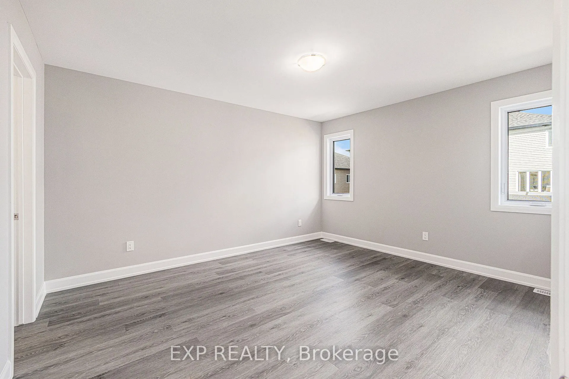 1214 MONTBLANC Crescent
