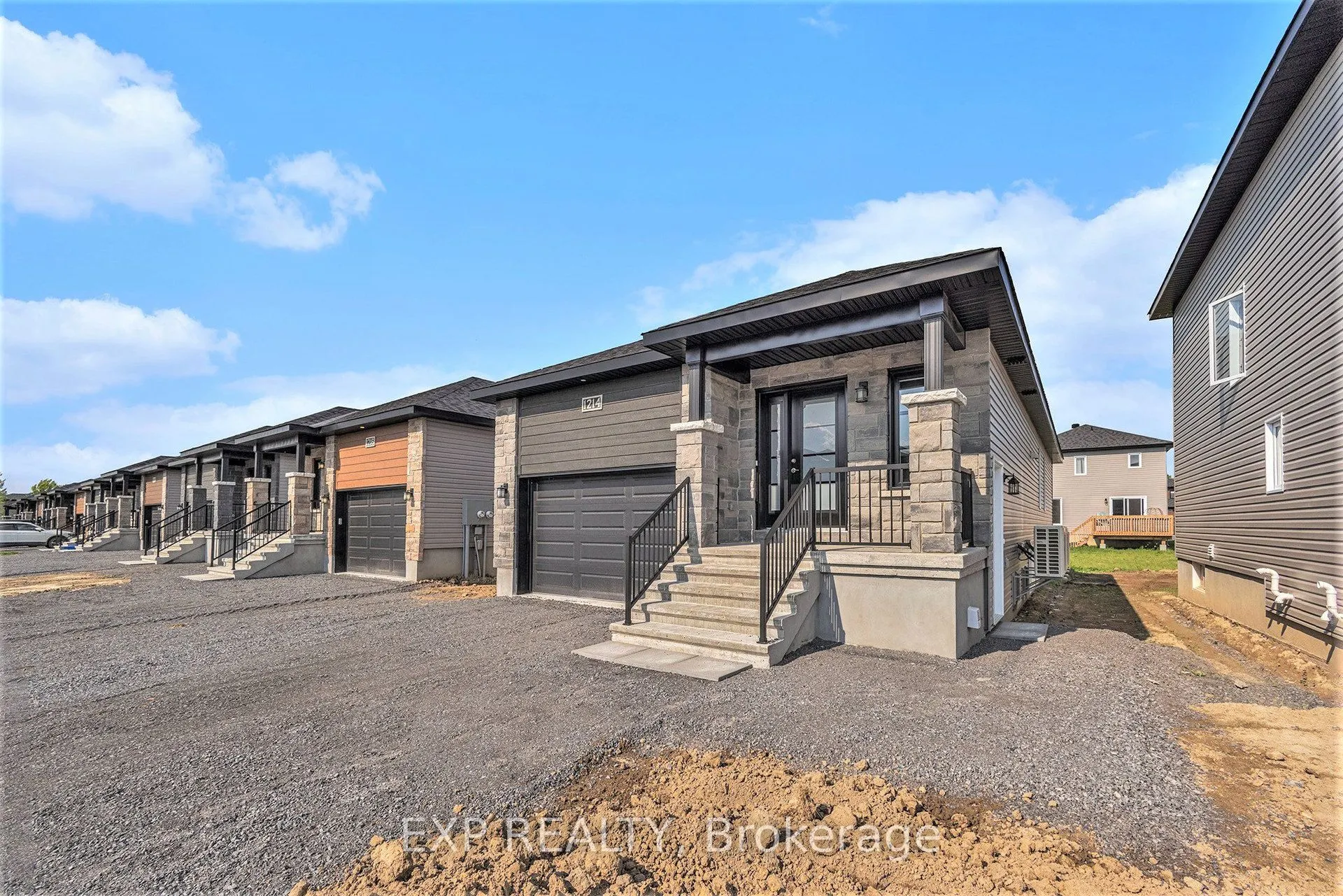 1214 MONTBLANC Crescent