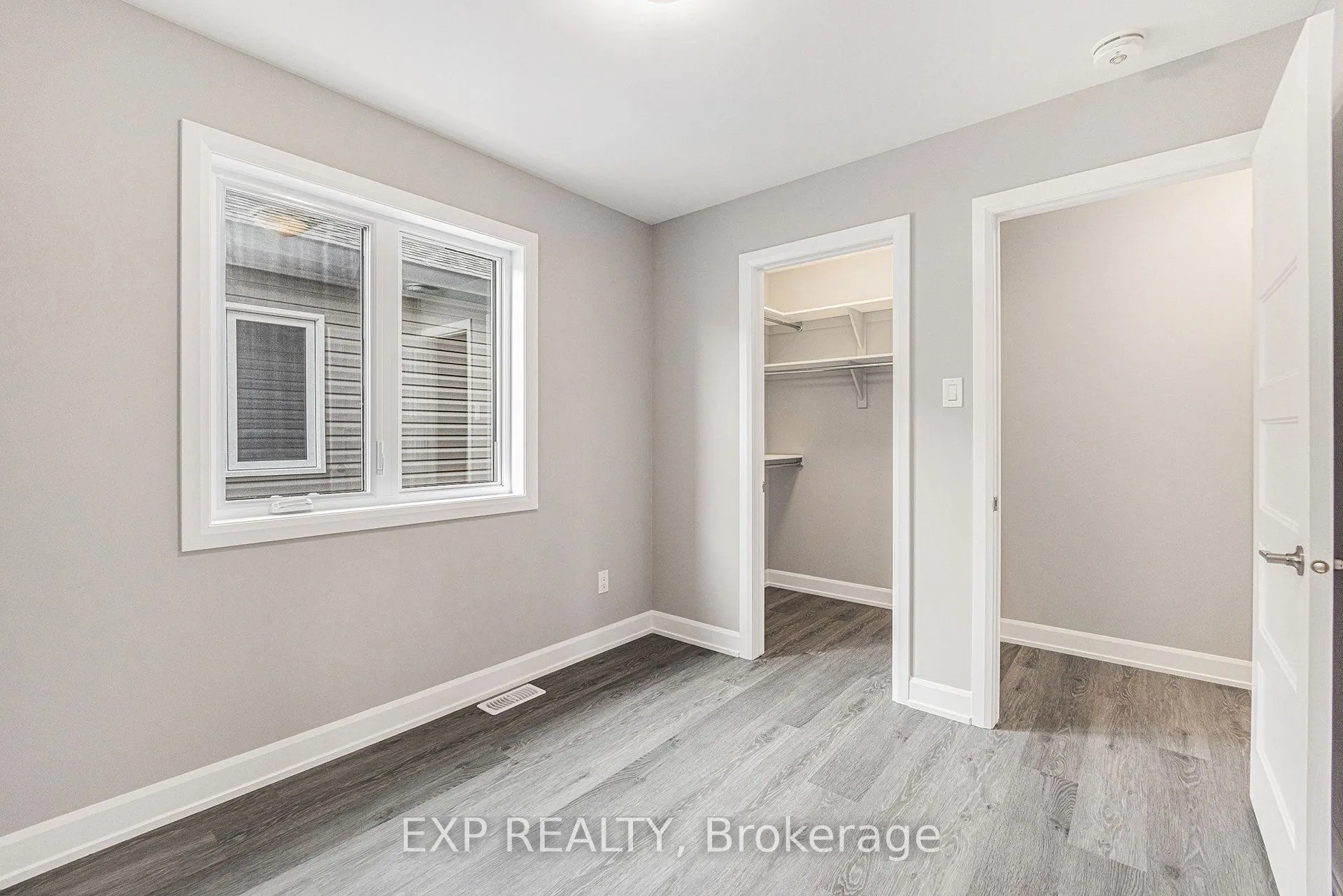 1214 MONTBLANC Crescent