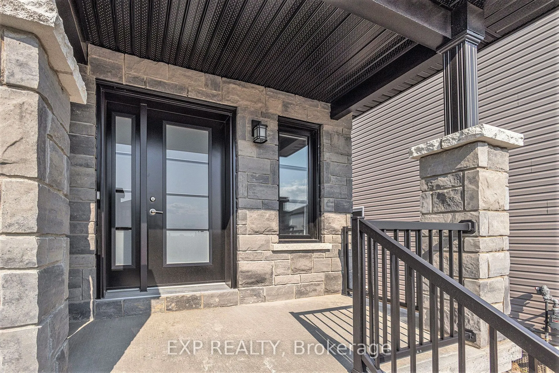 1214 MONTBLANC Crescent