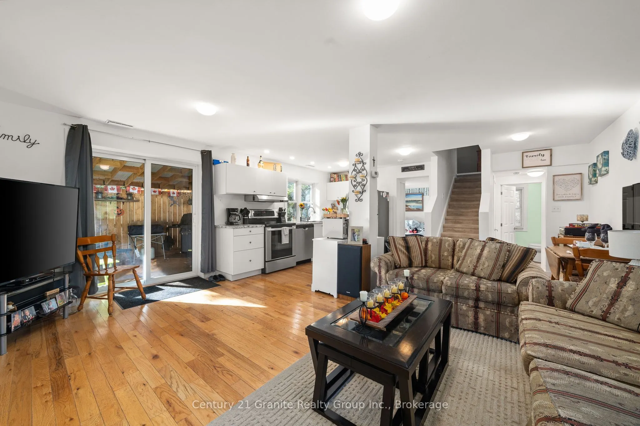 91 Pine Avenue