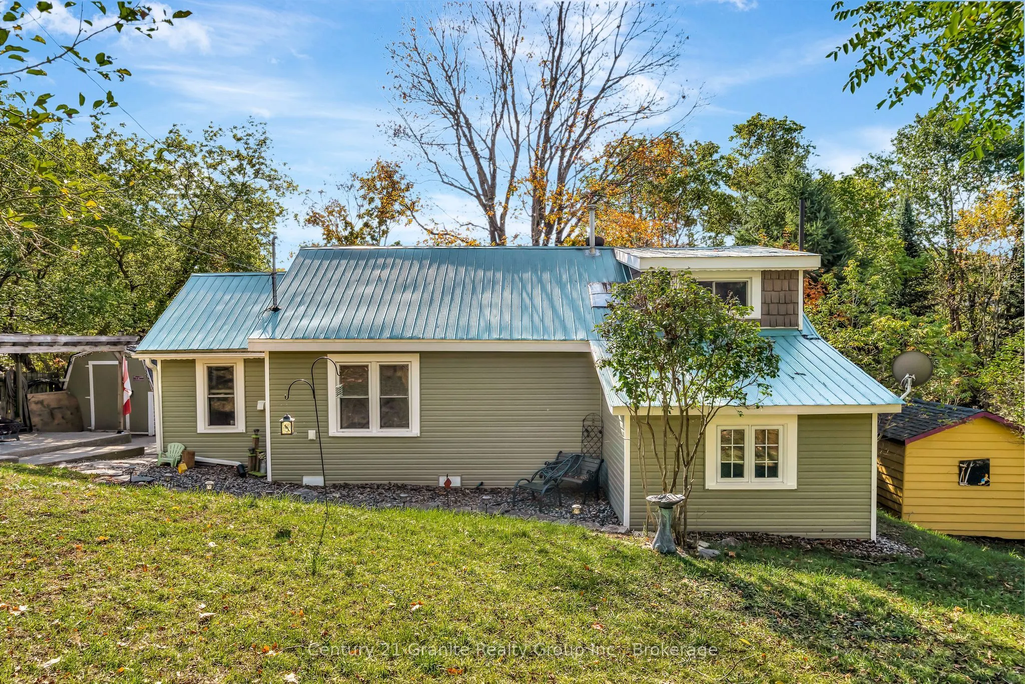 91 Pine Avenue