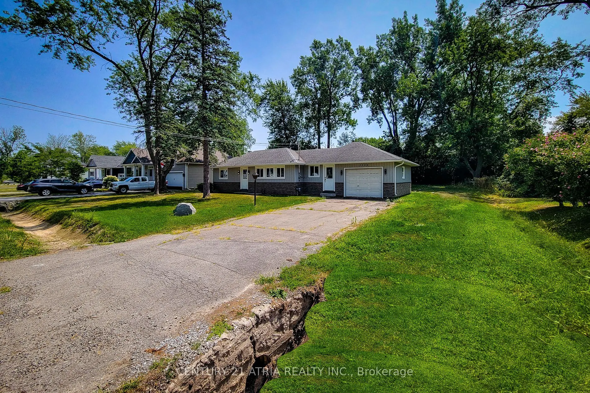 3259 Poplar Avenue