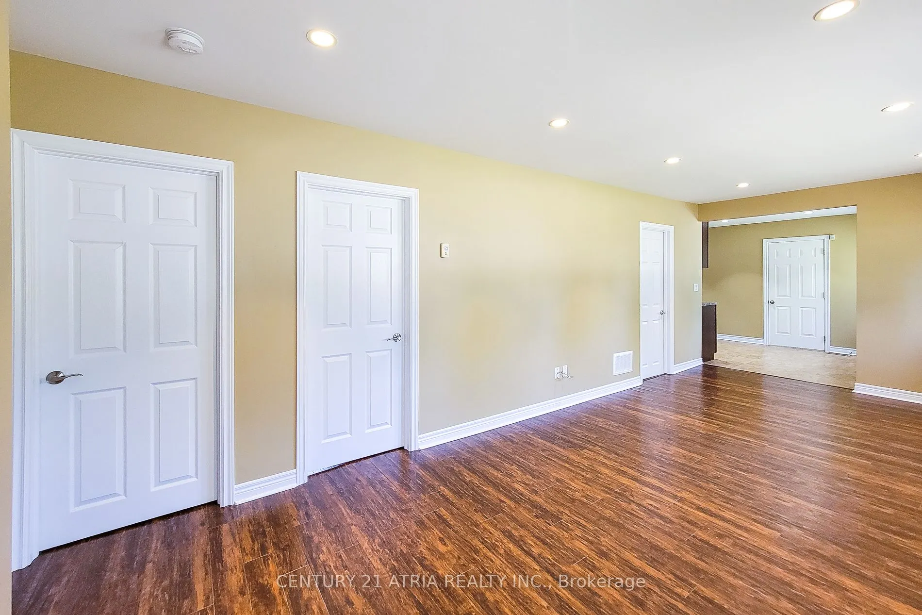 3259 Poplar Avenue