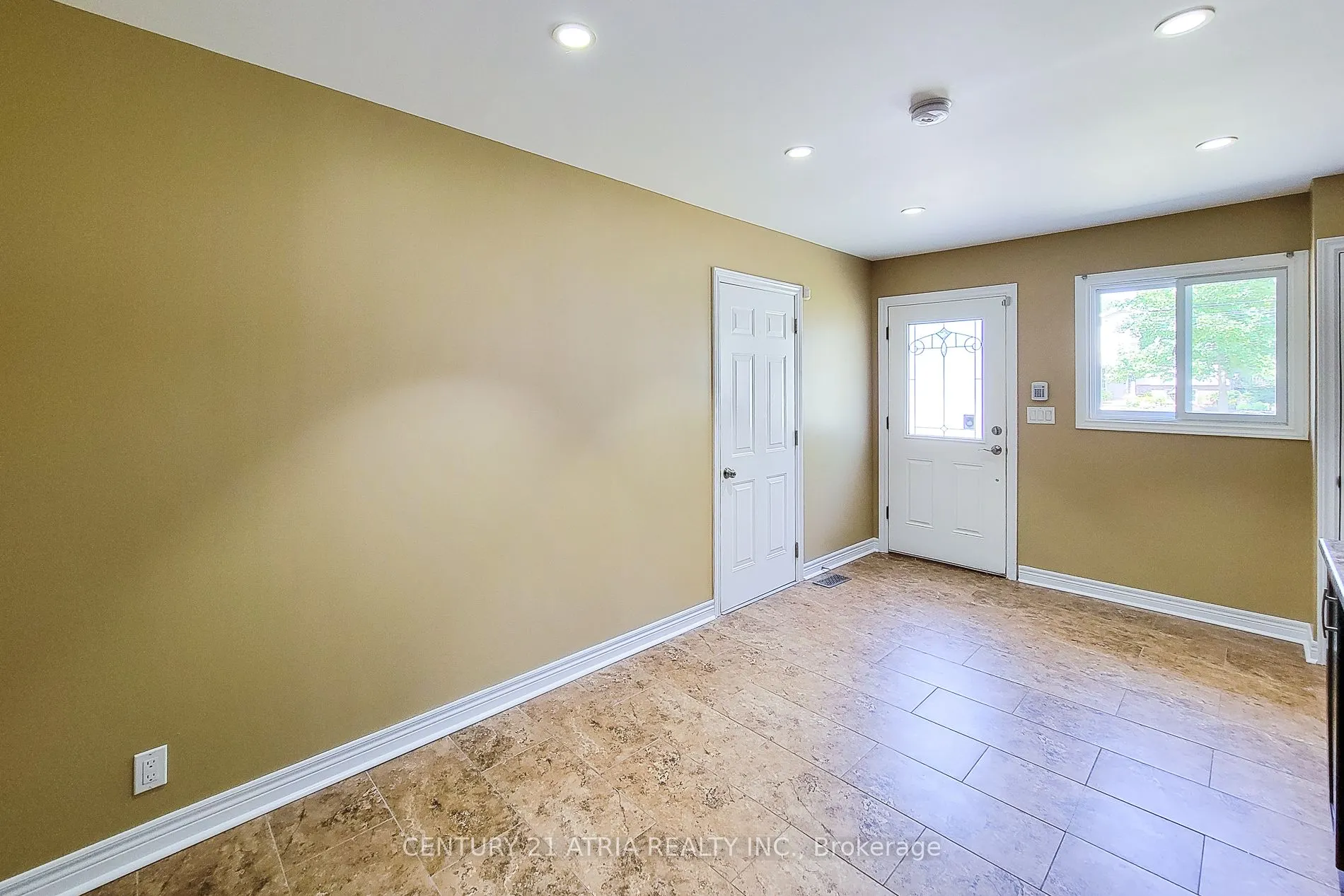3259 Poplar Avenue