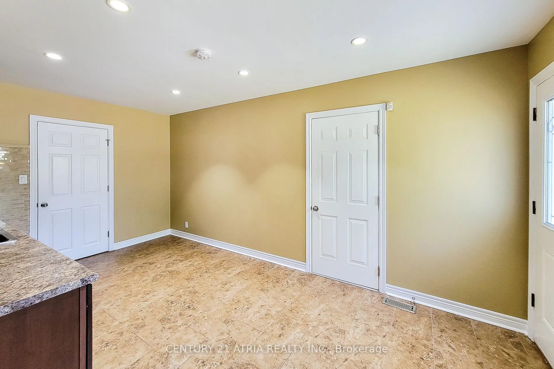 3259 Poplar Avenue